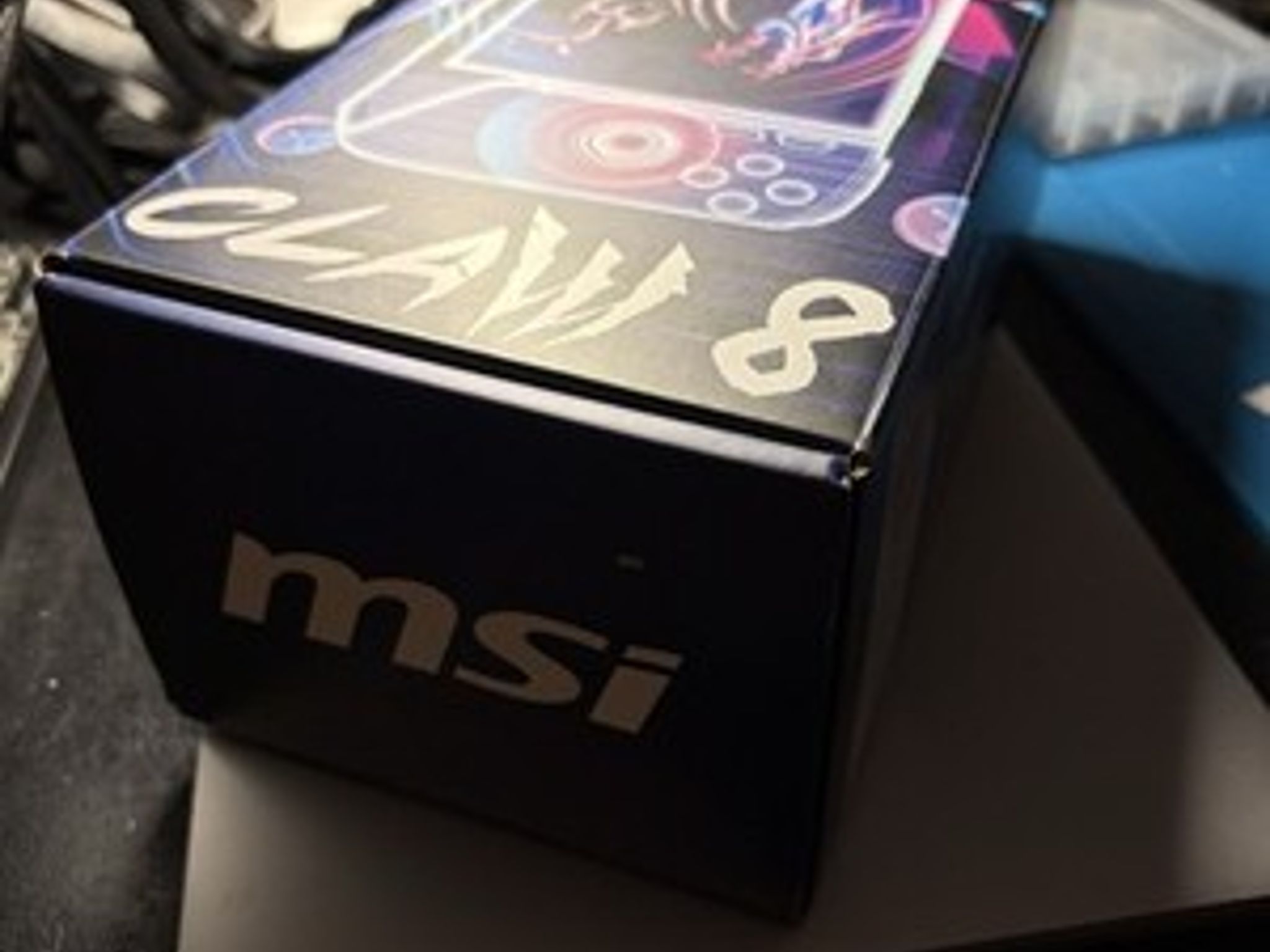 MSI Claw 8 AI+ A2VM 1TB Handheld System w/ JSAUX docking station - 1920x1200 res