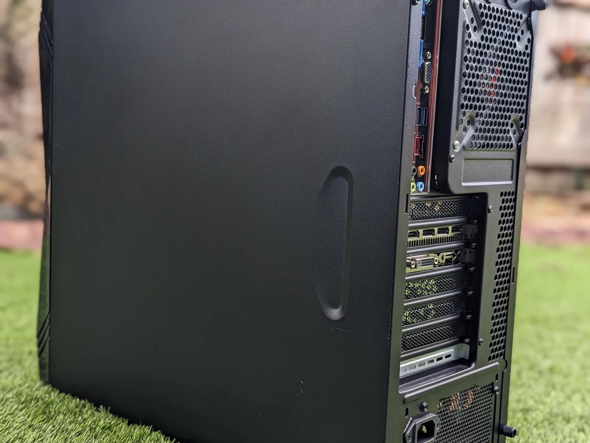 The Modest Esports rig i7 6700K 64GB RAM RX 580 128GB SSD 1TB HDD