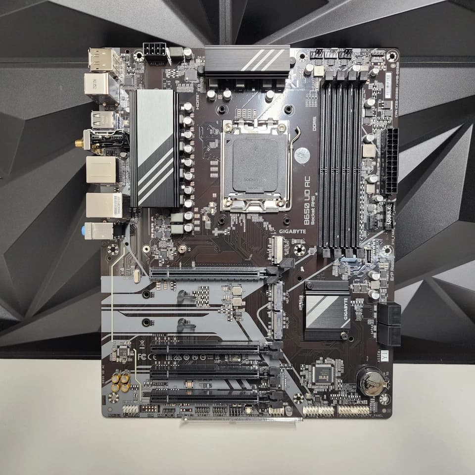 UPDATED BIOS GIGABYTE B650 UD AC WIFI DDR5 AM5 ATX MOTHERBOARD