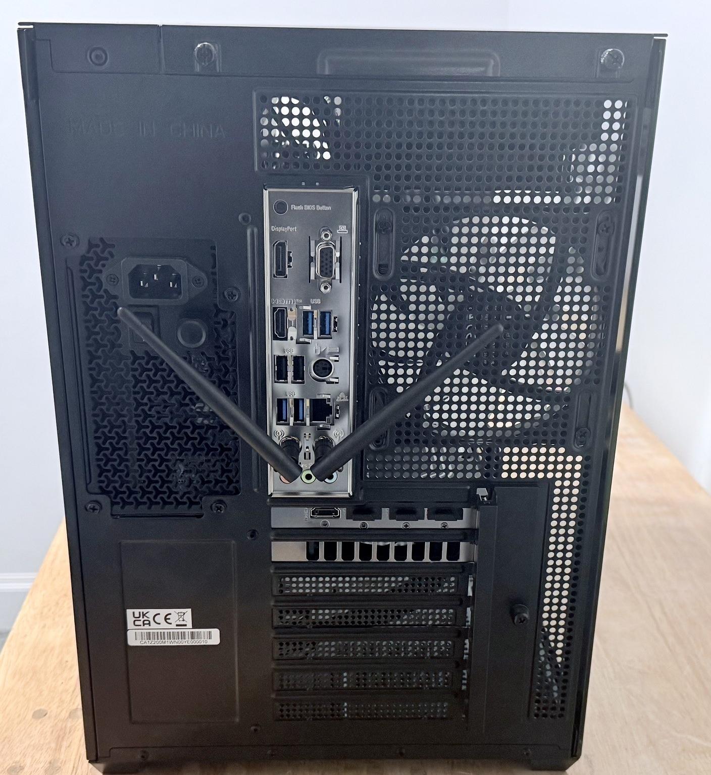 Thermaltake 380 RTX 5070 OC 12GB