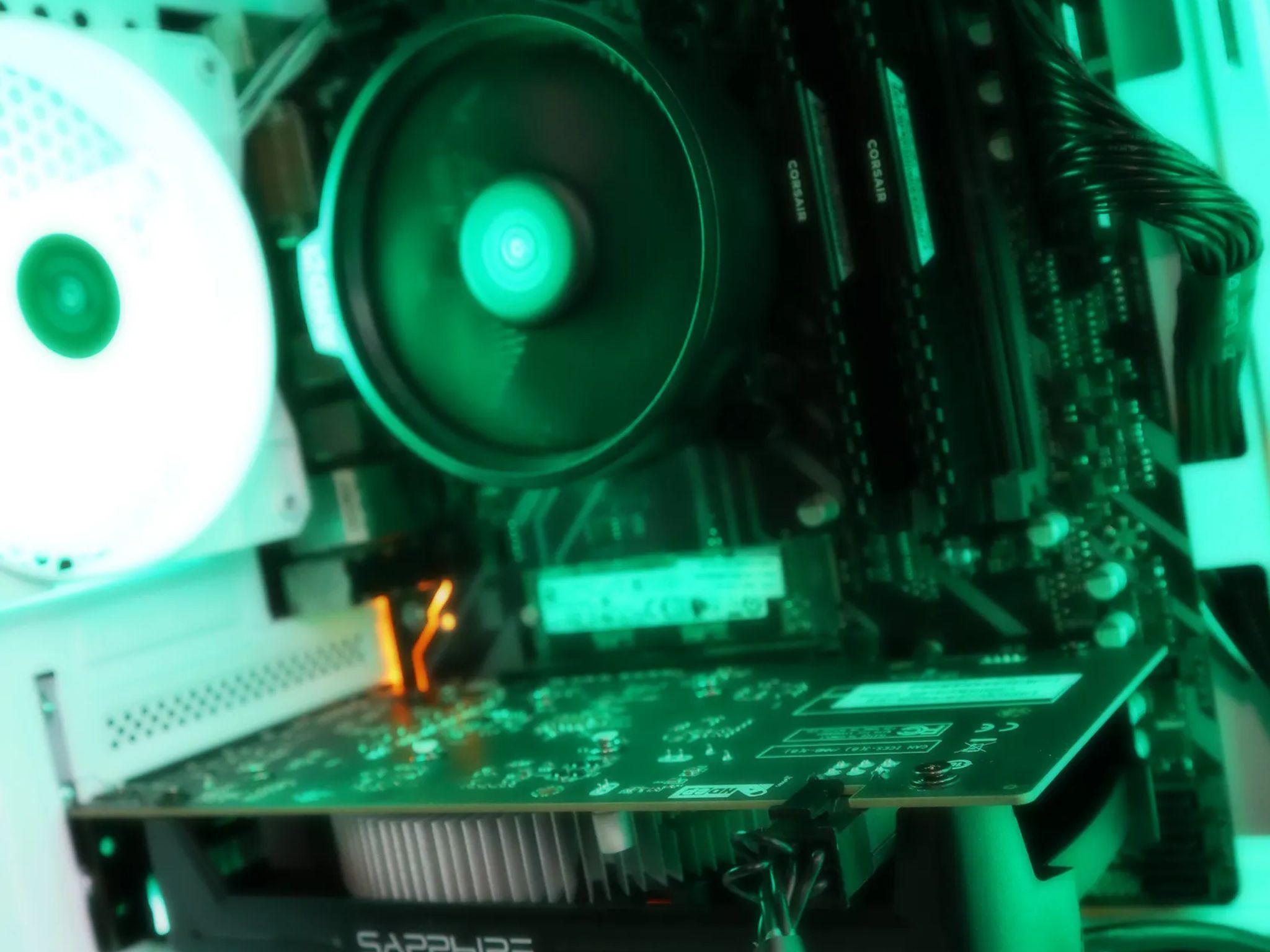 FB-AD  | Ryzen 3 2300X/RX 560 4GB Gaming PC