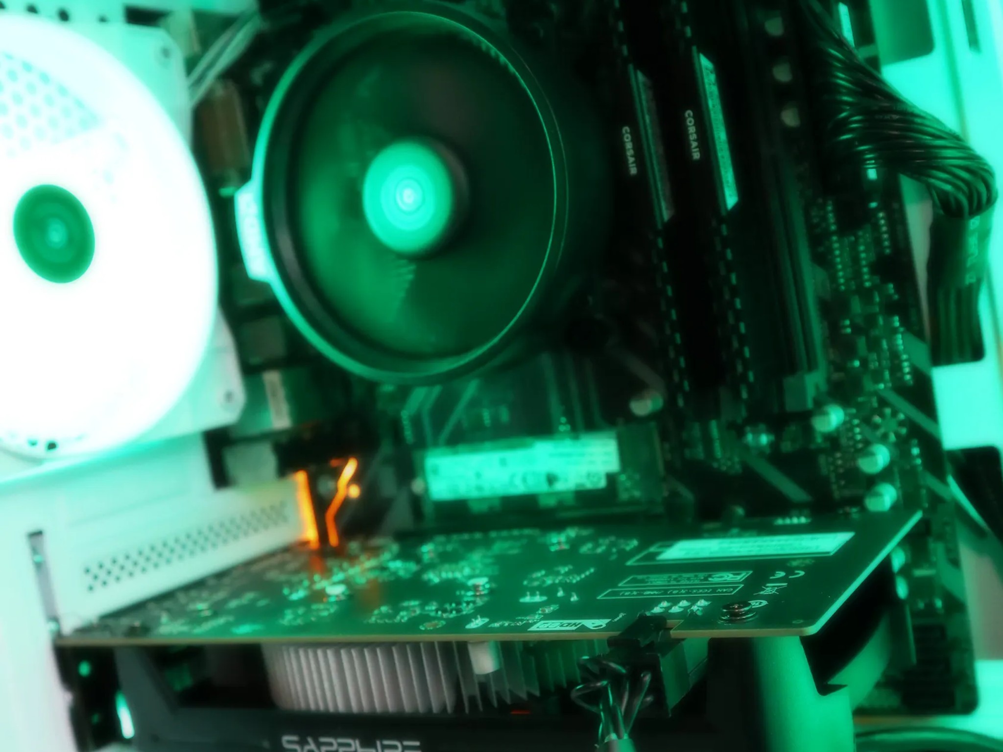 FB-AD  | Ryzen 3 2300X/RX 560 4GB Gaming PC
