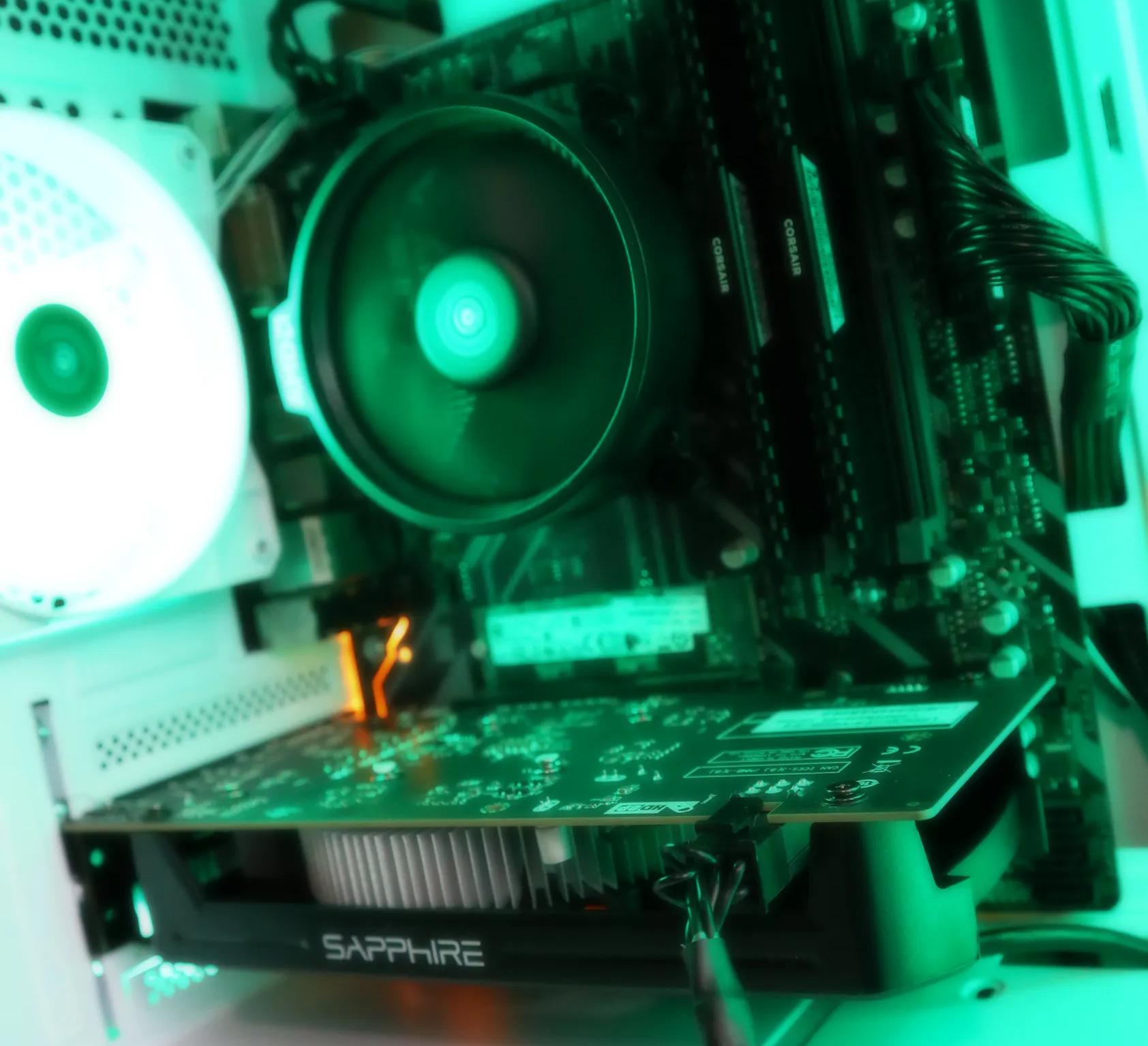 FB-AD  | Ryzen 3 2300X/RX 560 4GB Gaming PC