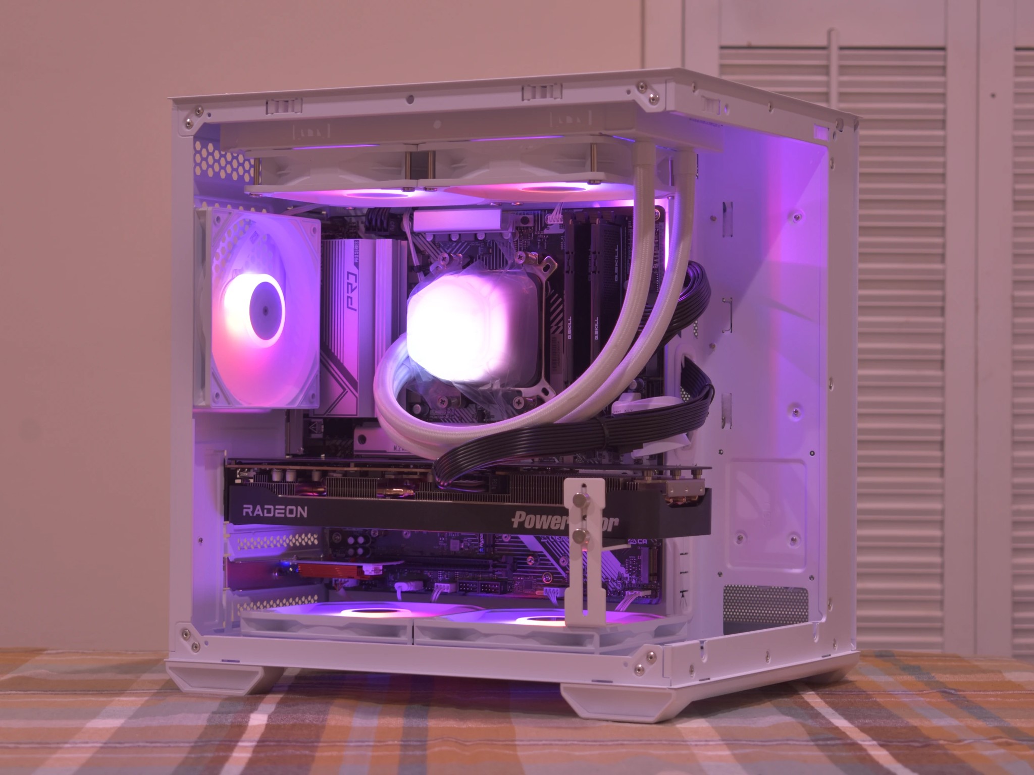 🚀Performance Gamer🚀 Ryzen 5 9600X | AMD RX 9070 16GB | 32GB DDR5 | 2TB nVME SSD | White RGB+Wifi