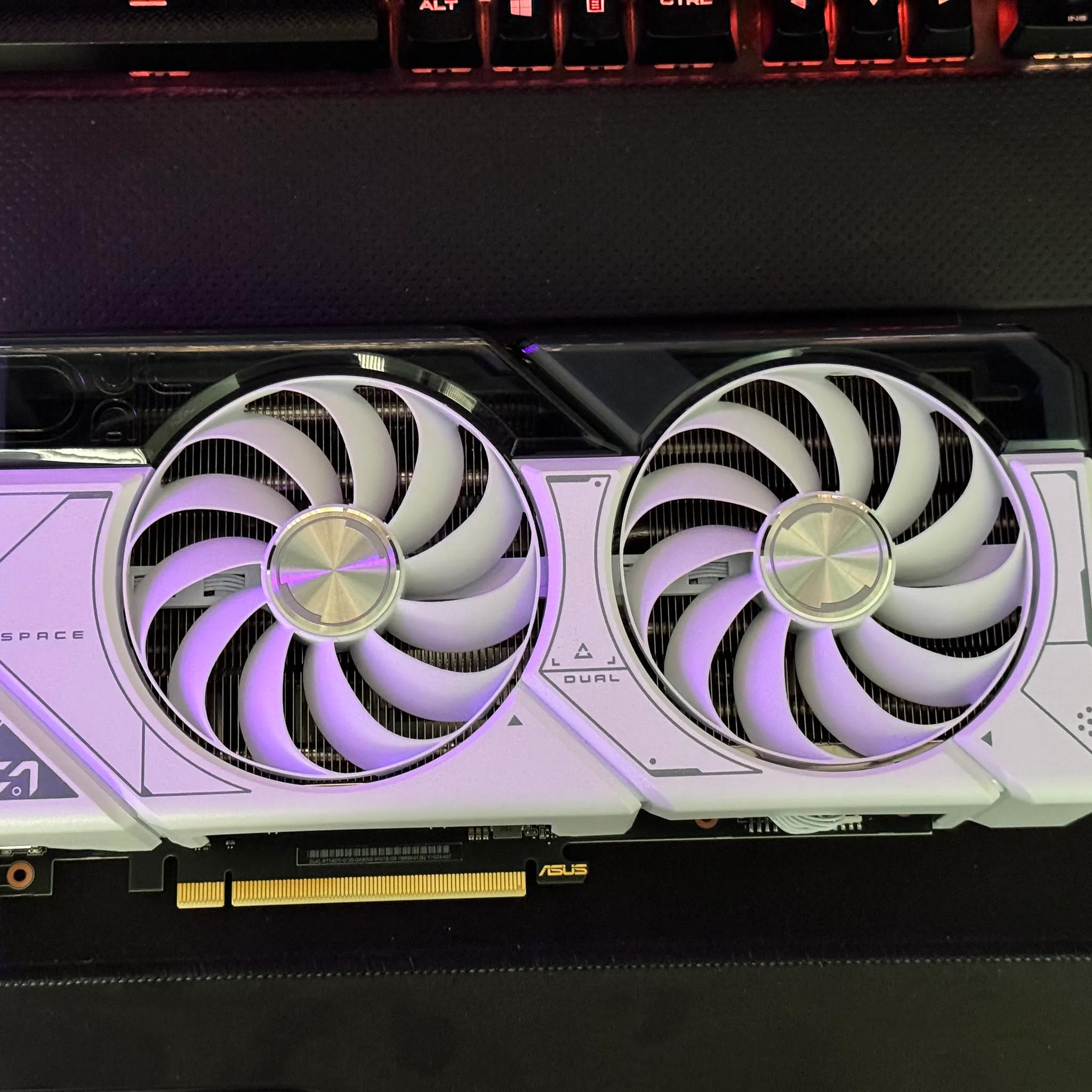 ASUS Dual GeForce RTX™ 4070 White OC Edition 12GB GDDR6X