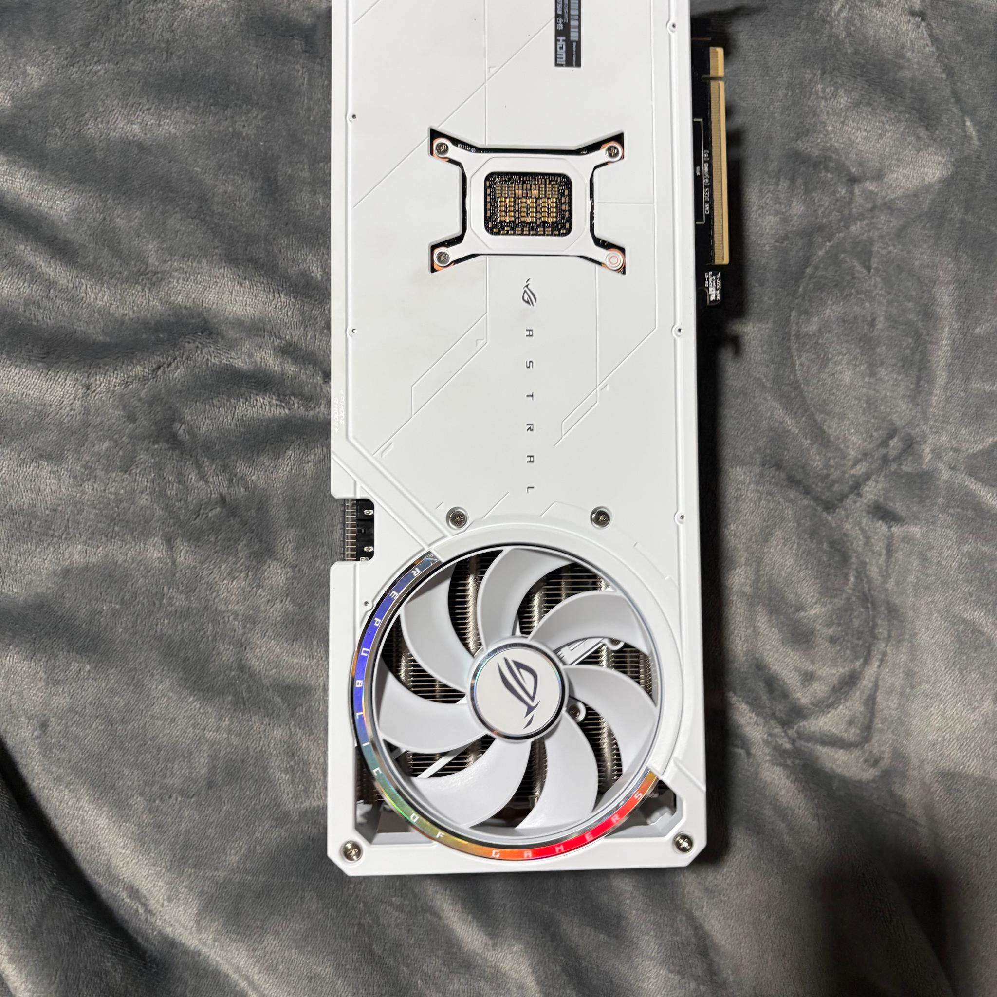 Barely used! Asus ROG astral 5080 OC in white!