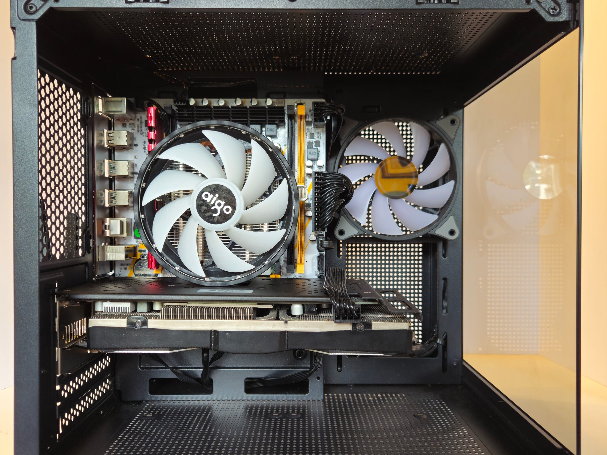 Budget 14-Core Xeon Gaming PC w/ RX 580 8GB & Fish-Tank Case