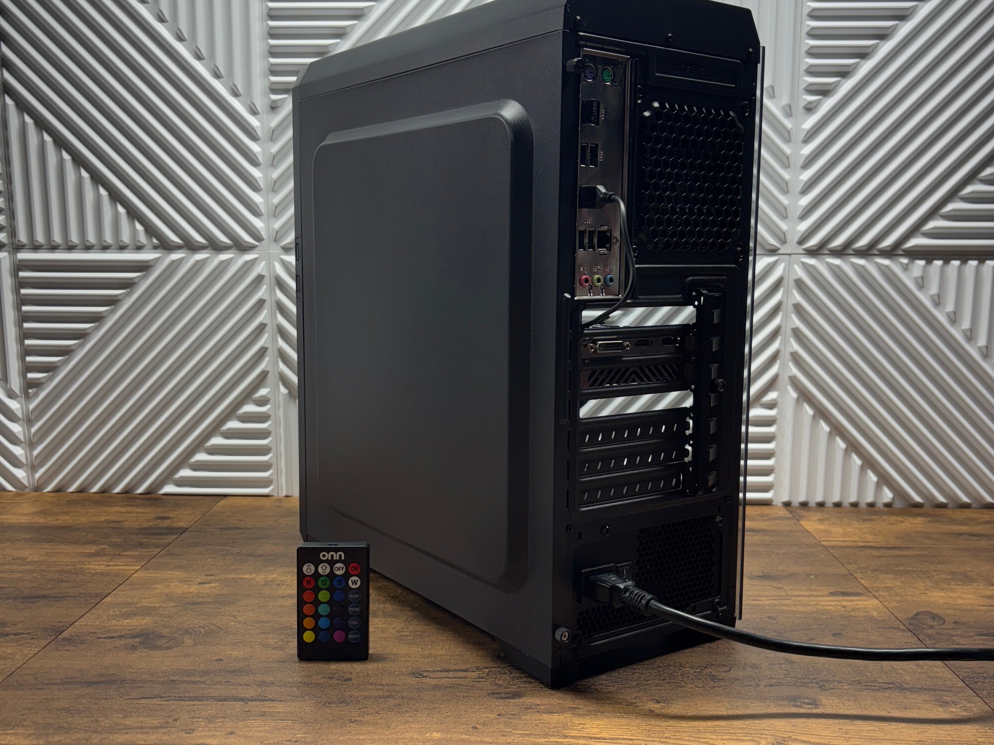 AMD FX-6300 + RX 560 4GB Gaming PC | 16GB RAM | SSD + HDD | Liquid Cooled 300 OBO
