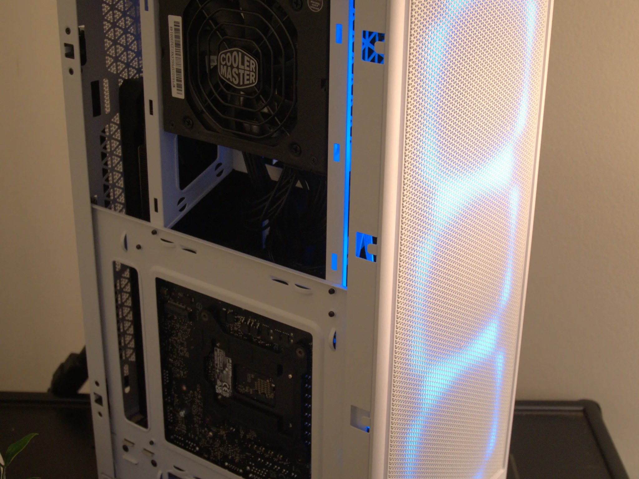 ⚡⚡Sleek & Compact Gaming PC INTEL 12600KF AMD 7700XT 32GB DDR5 ⚡⚡