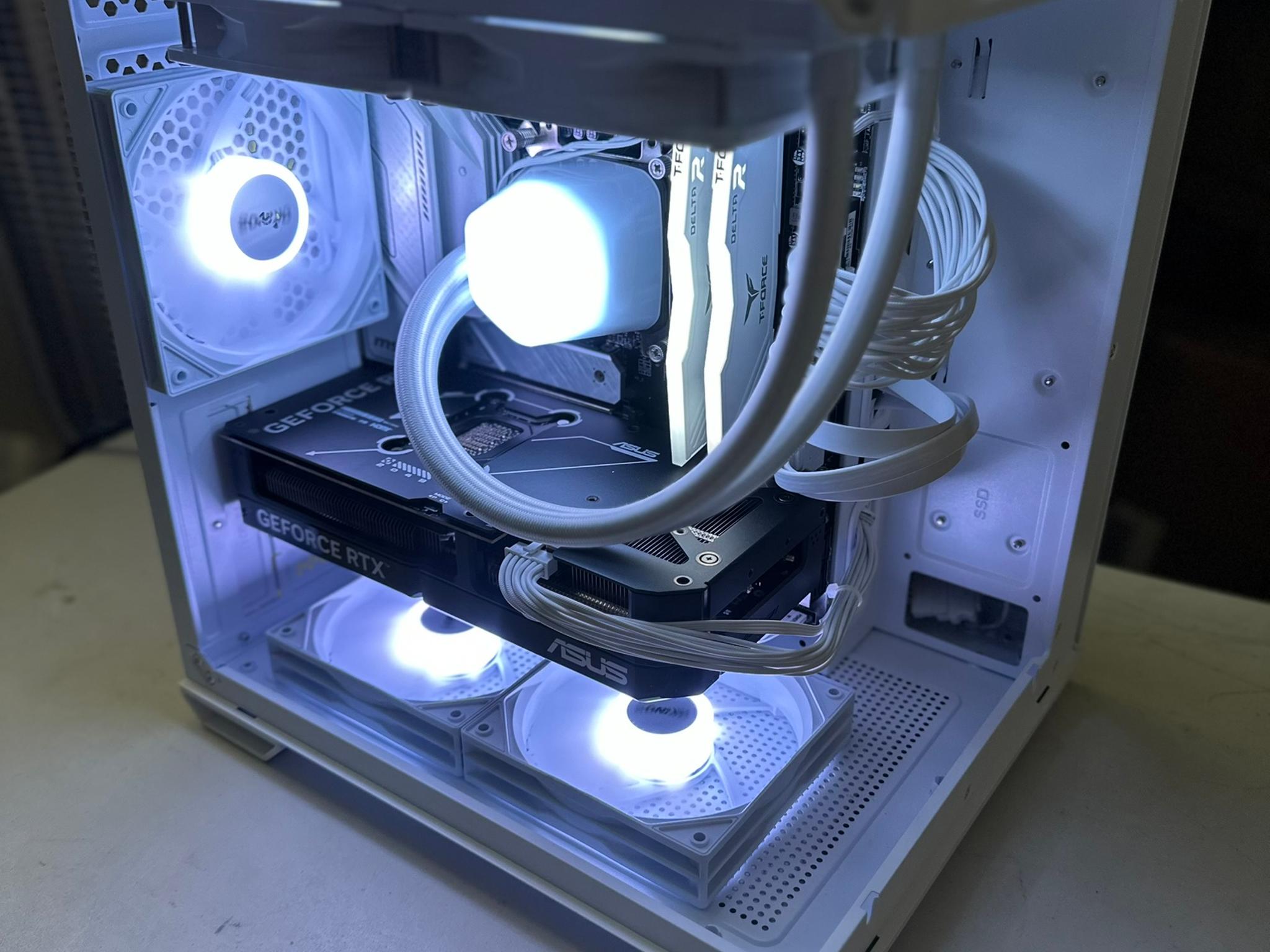 *White Build* i7-13700K / RTX 5070 / 1TB NVME / 32GB RAM
