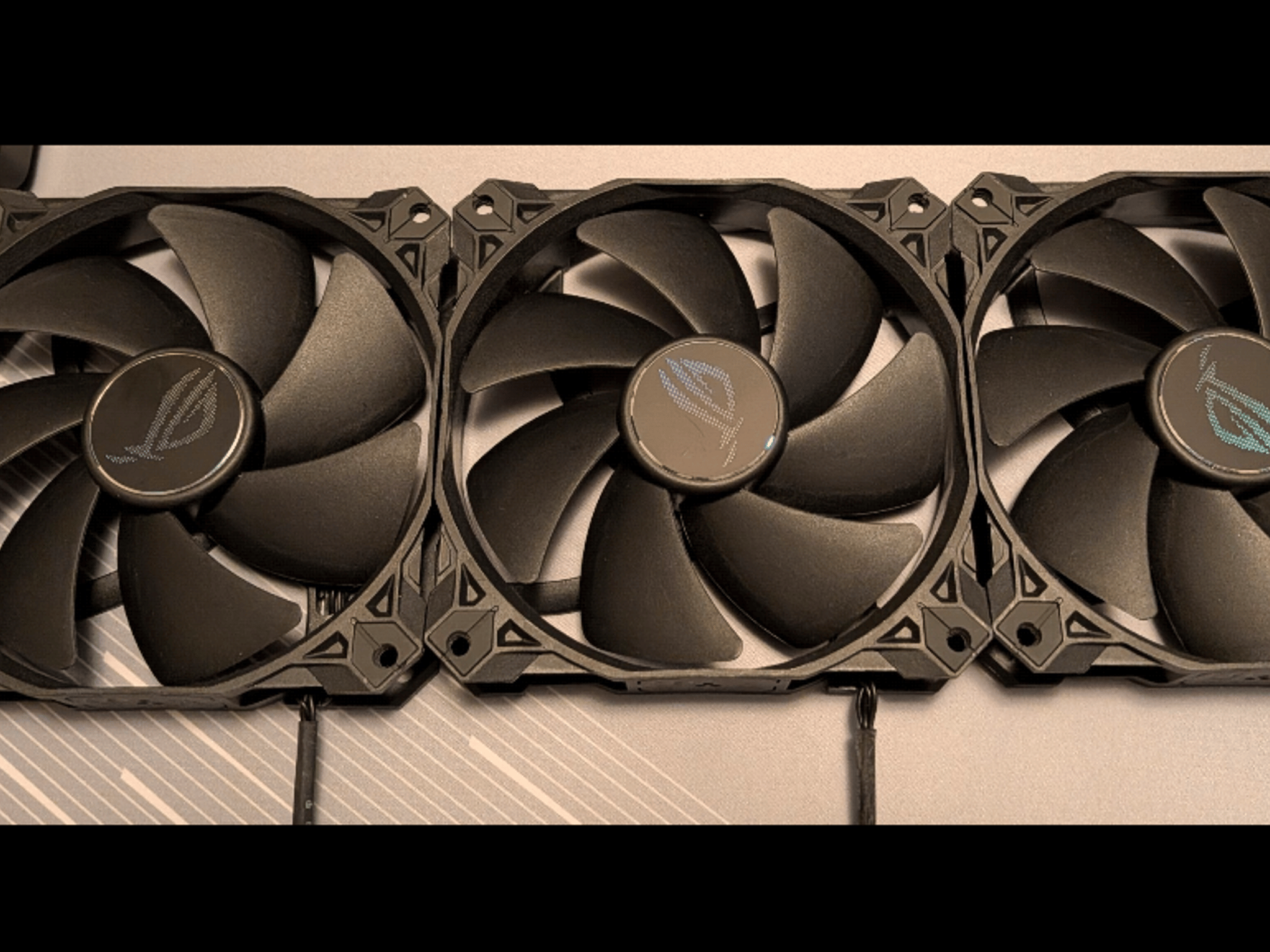 3x Asus Strix XF 120mm MagLev Fans