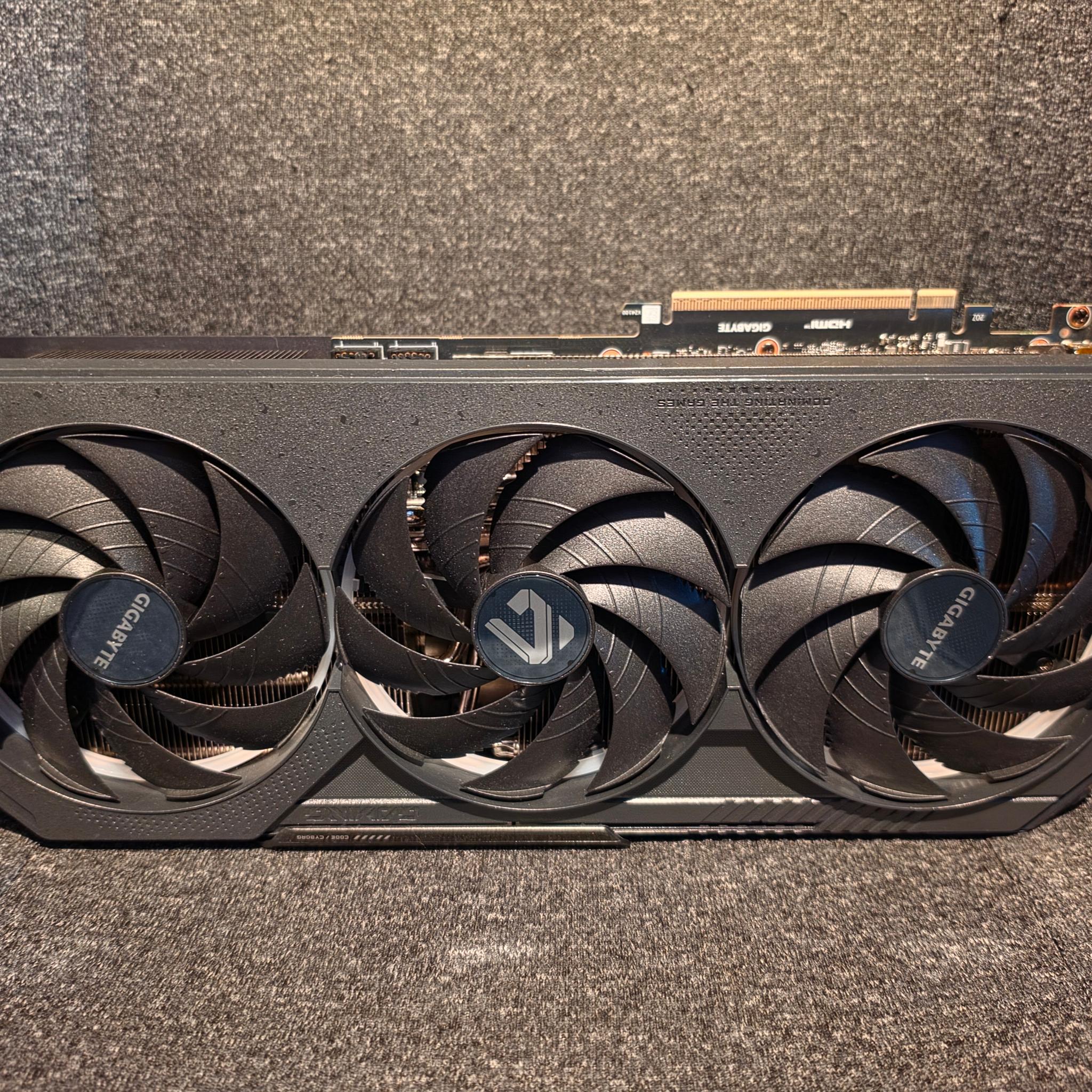 GIGABYTE GeForce RTX 5090 GAMING OC 32G
