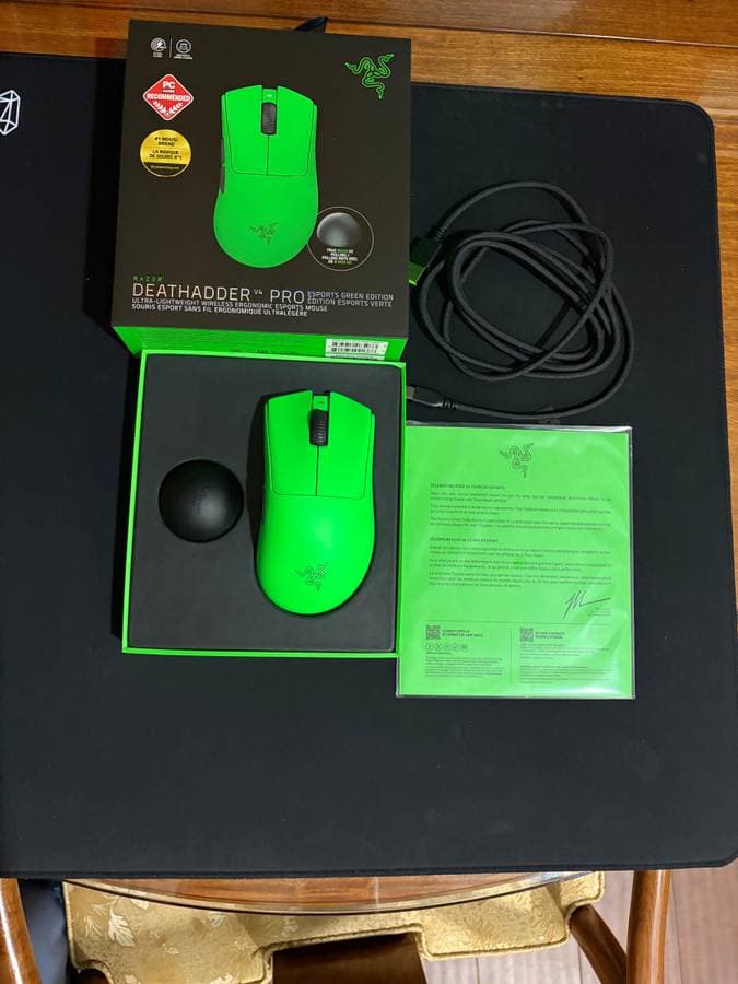 Razer Deathadder V4 PRO ESPORTS GREEN EDITION