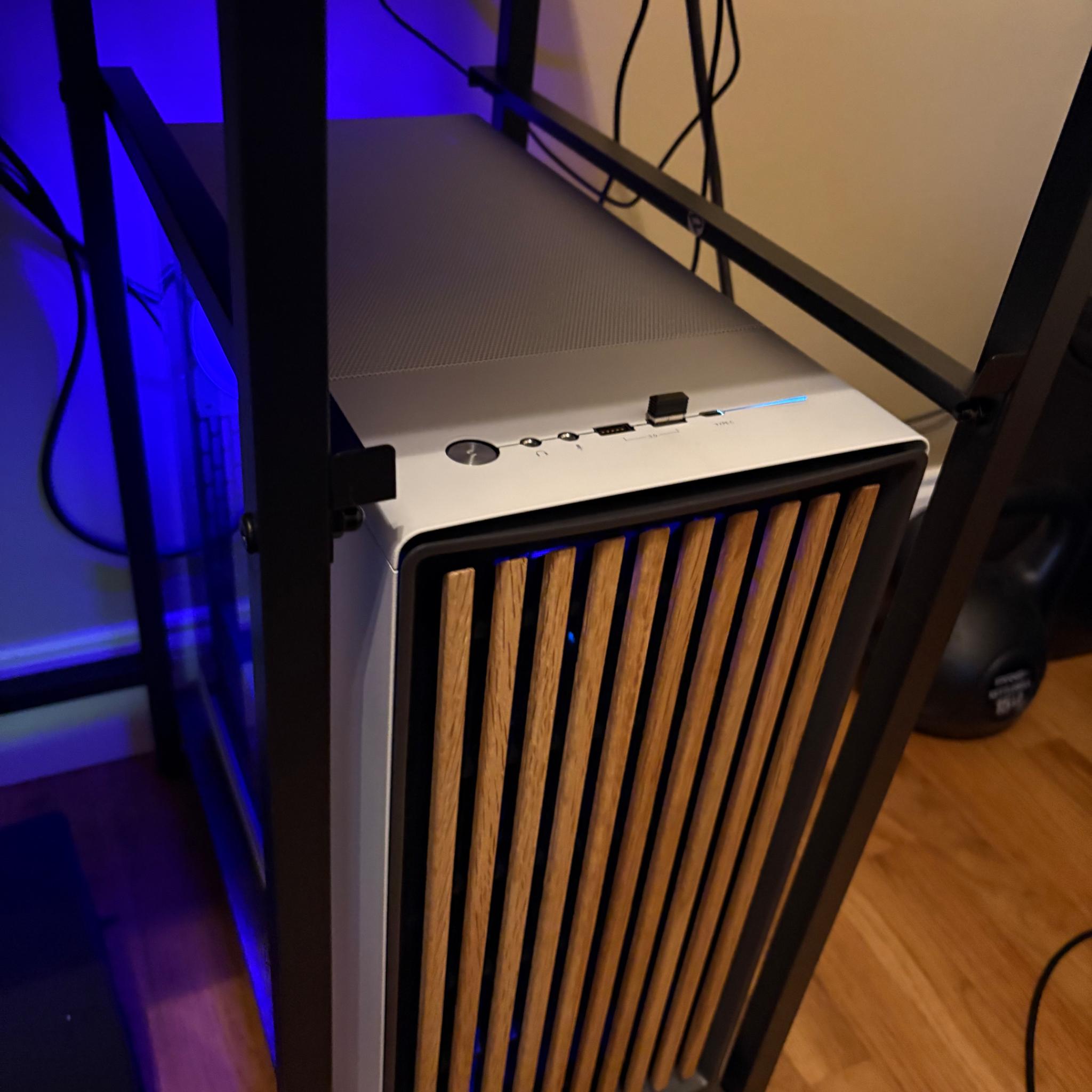 7800x3D gaming pc with 9070 non xt