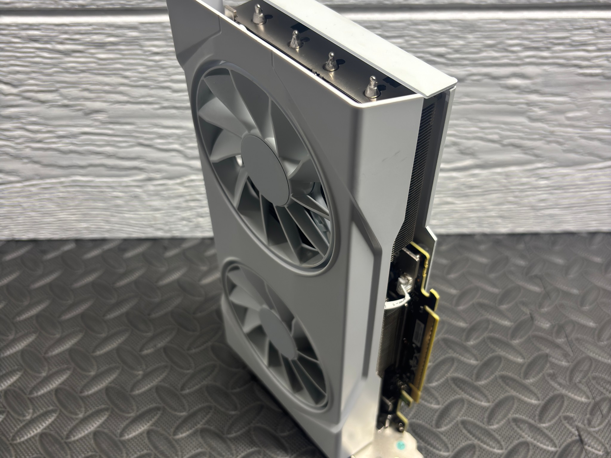 XFX Radeon RX 9060 XT Swift OC White 8GB Tested Working