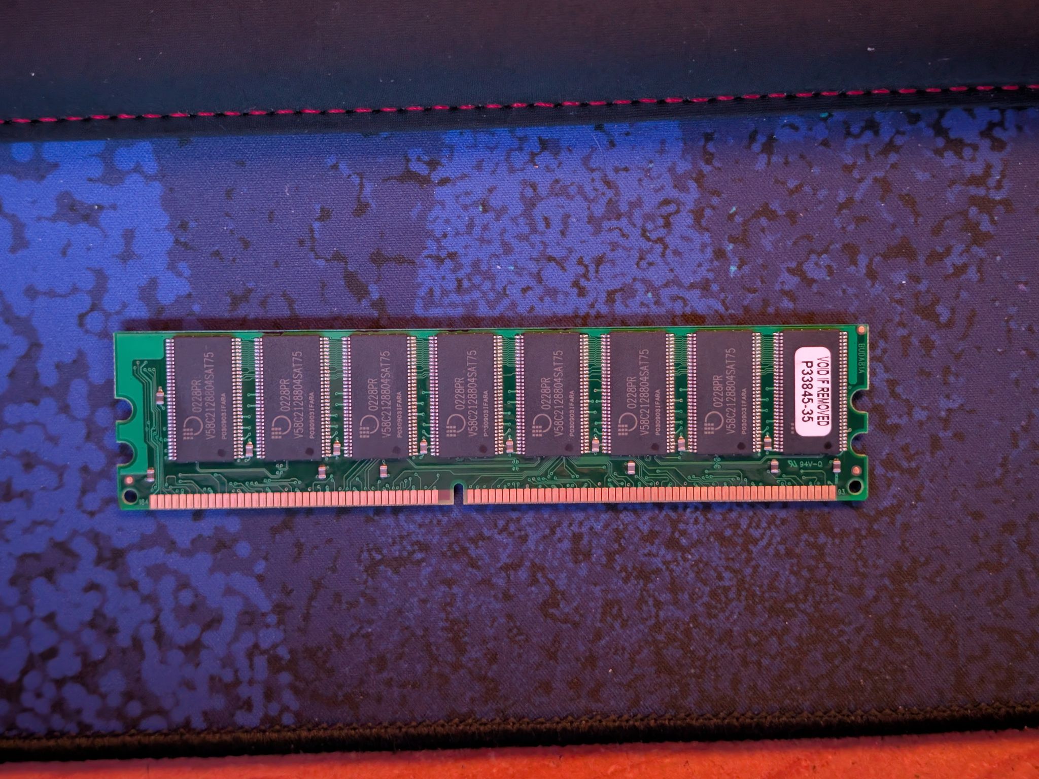 Edge 256mb DDR - SDRAM 266 Mhz - Pc2100u-25330-b1