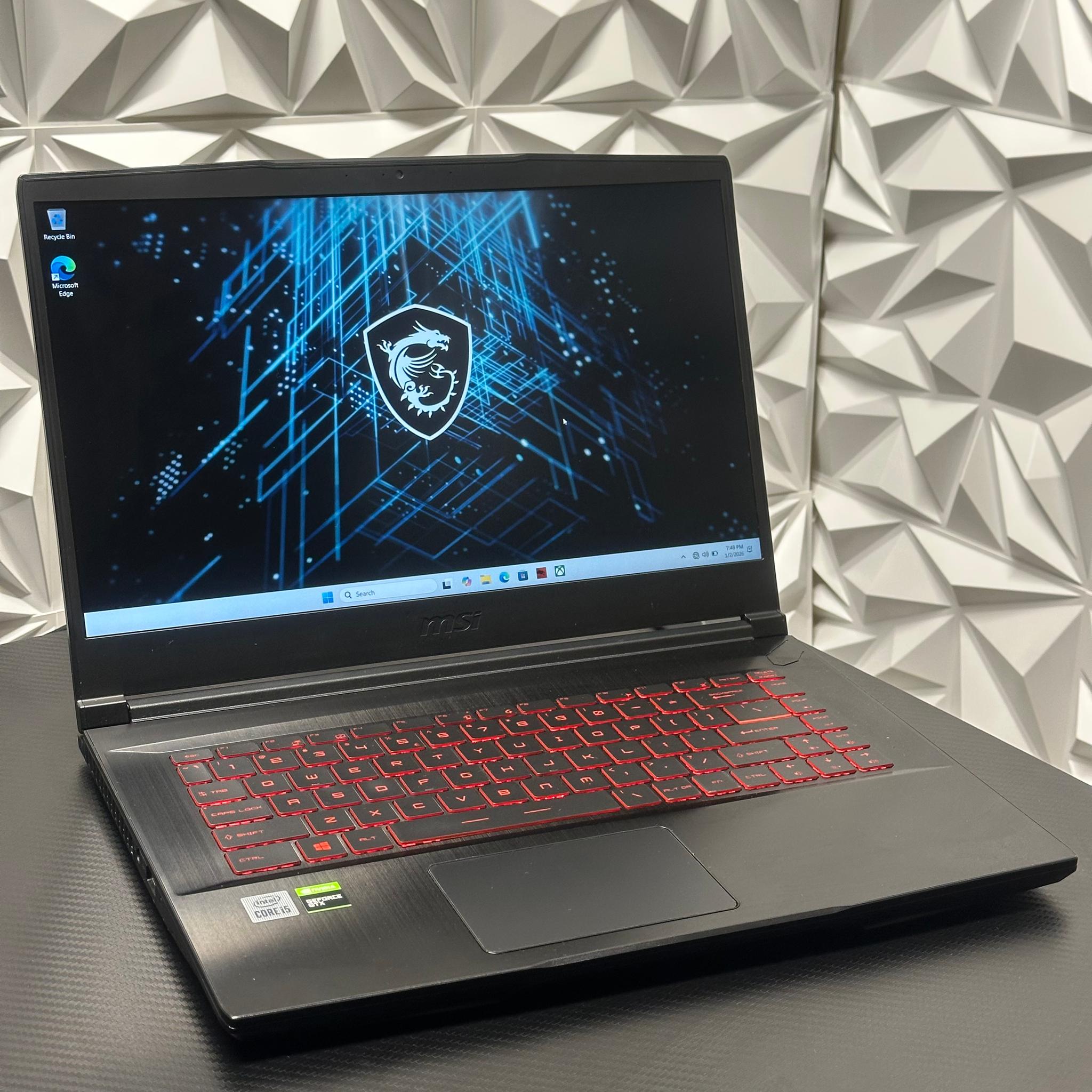 Gaming Laptop / GTX 1650 / i5-10500H / 16GB 2933MHz DDR4 / 256GB SSD Storage / 1080p gaming