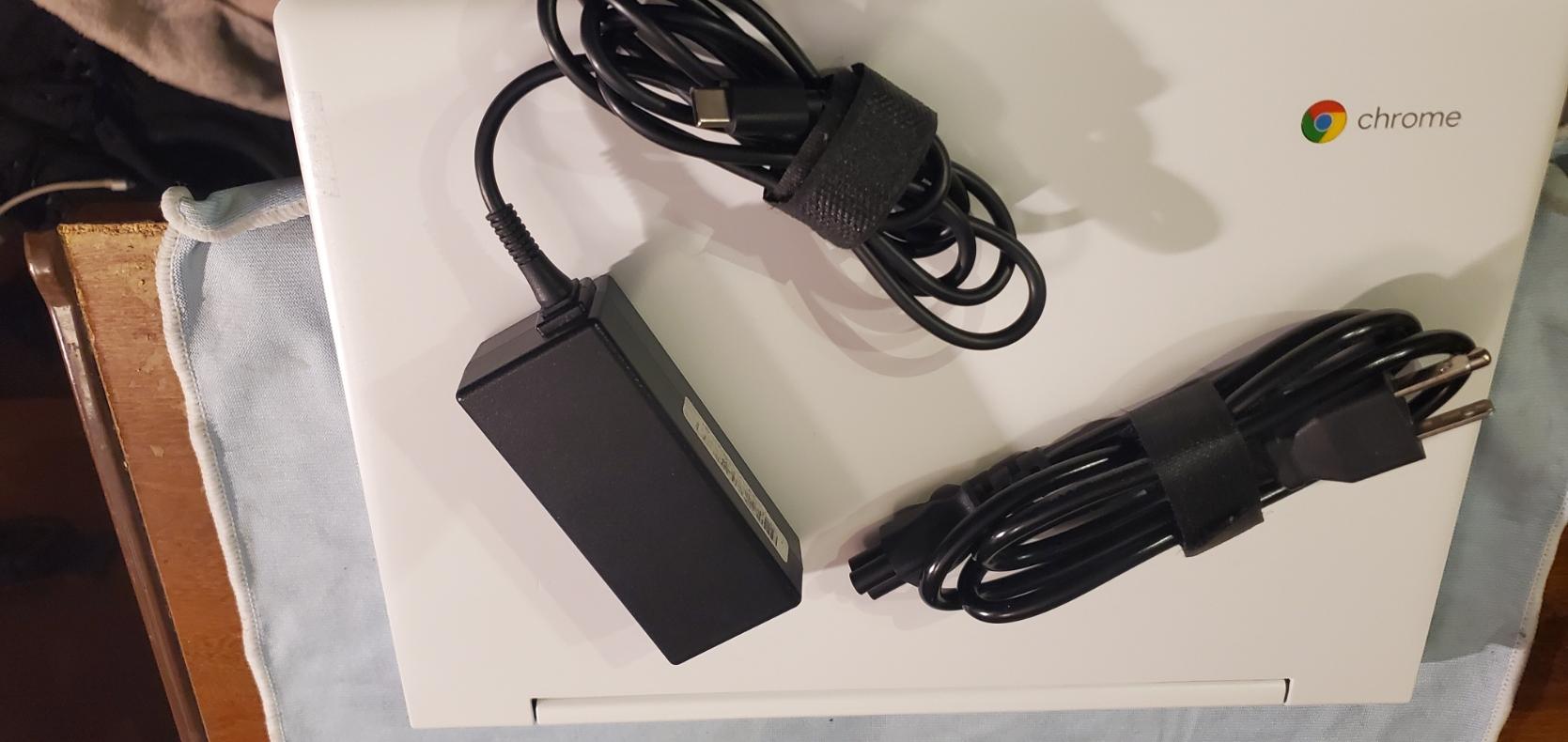 Lenovo IdeaPad C330 2-in-1 Touchscreen Chromebook 11.6" w/ Charger