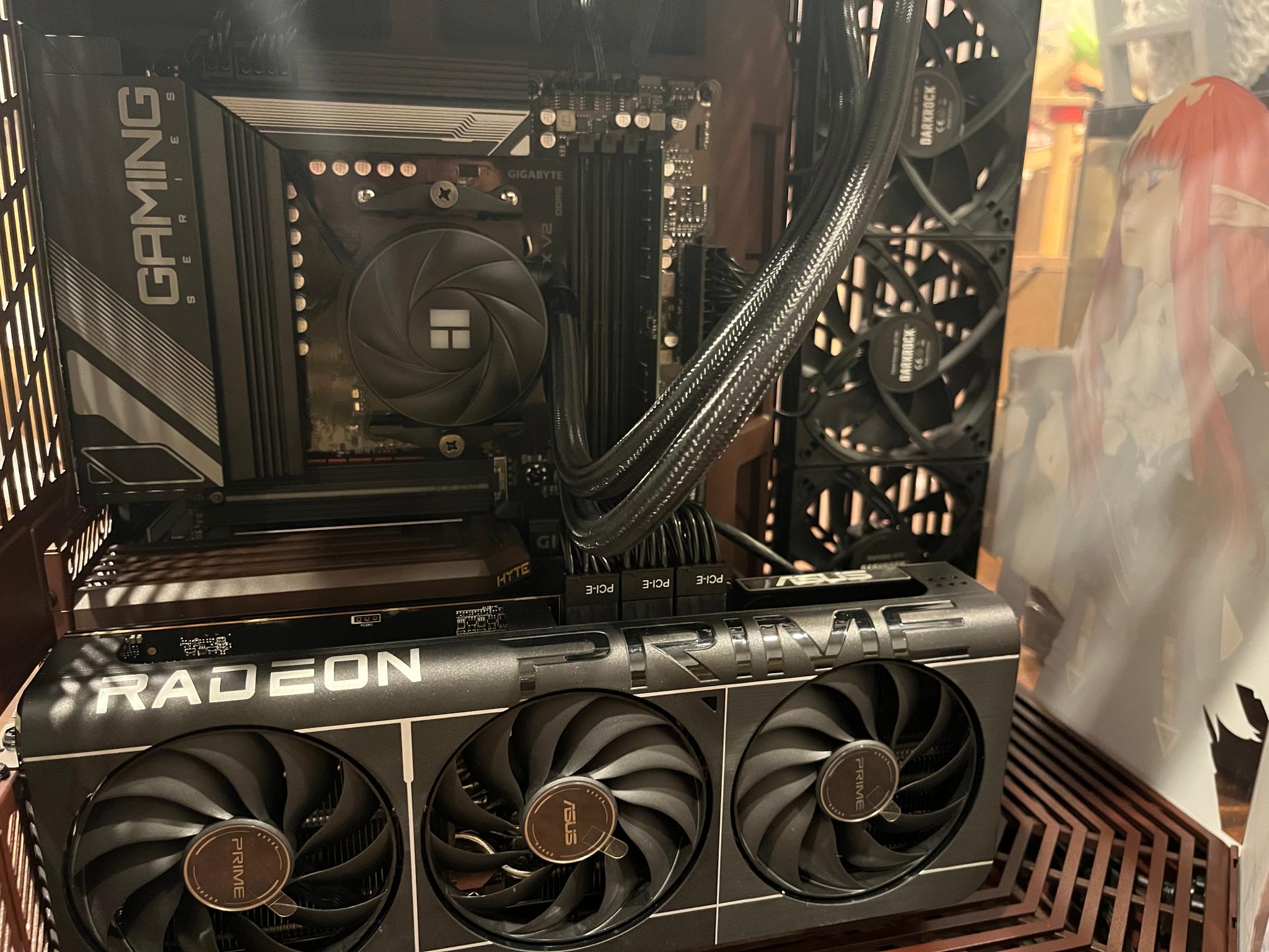 Metaphor Re:Fantazio Hyte Y70 + Gaming Beast 9070XT 7600X3D 16GB DDR5 512GB NVMe