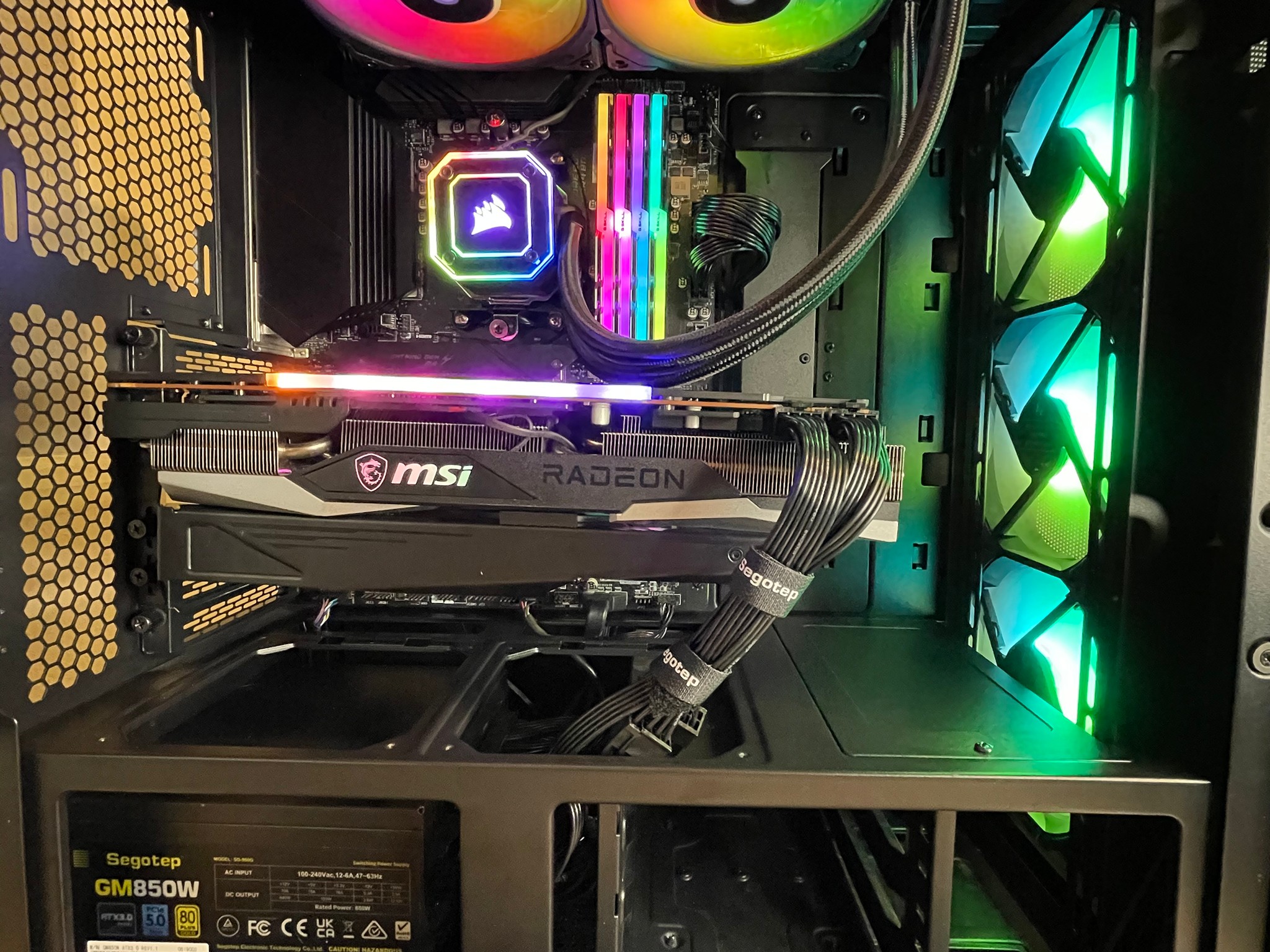 RX 6800 + Ryzen 9 5900x 12core 24thread + 32GB RAM