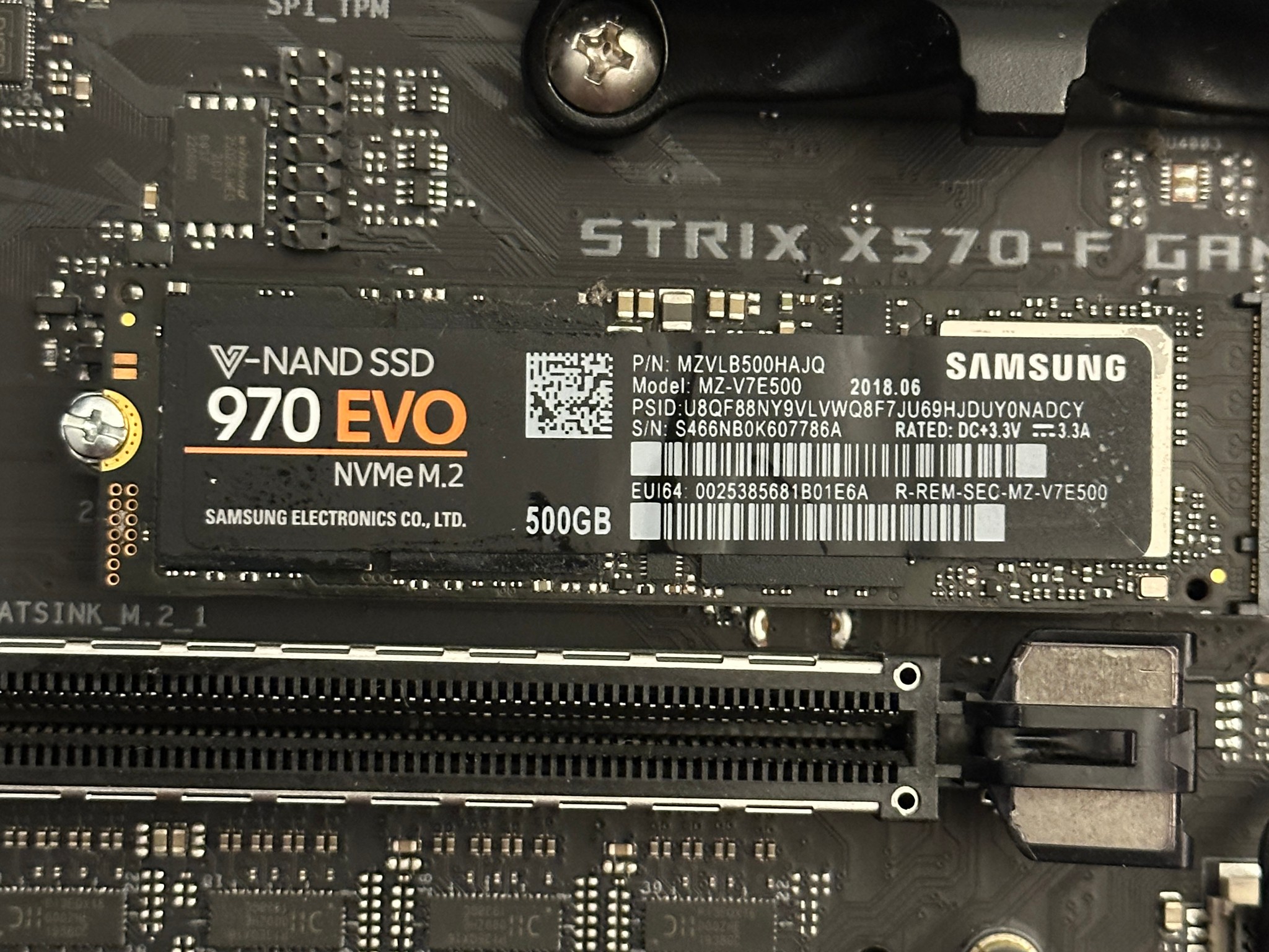(BUNDLE) ROG Strix X570 Gaming / Ryzen 7 5800X + 32GB 3600MHz + Samsung 970 EVO