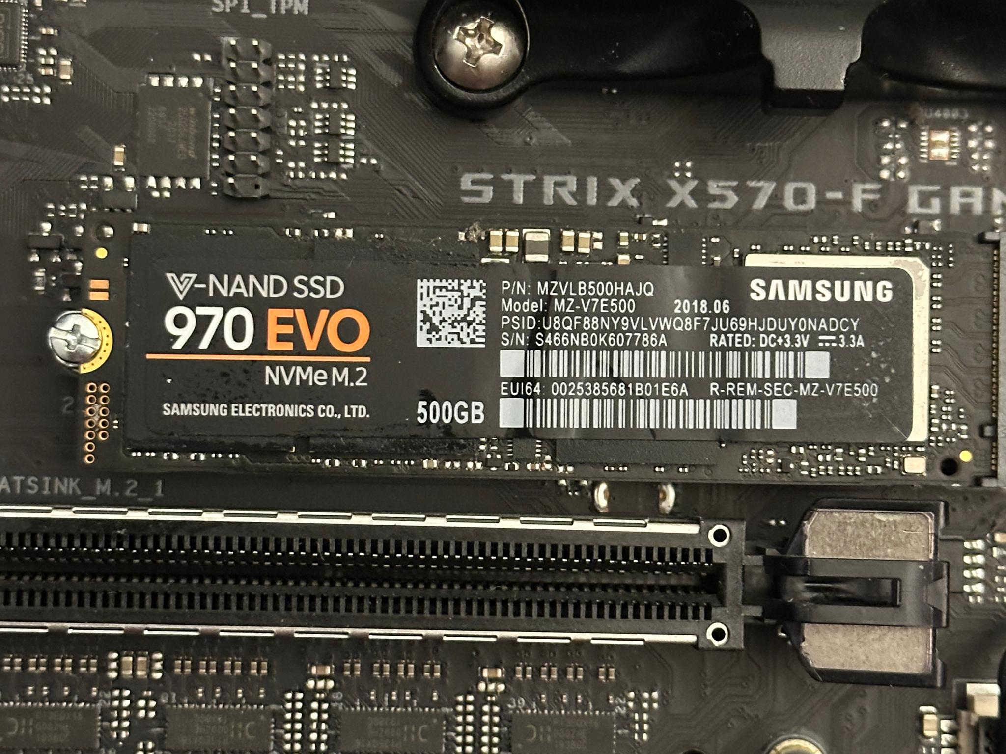 (BUNDLE) ROG Strix X570 Gaming / Ryzen 7 5800X + 32GB 3600MHz + Samsung 970 EVO
