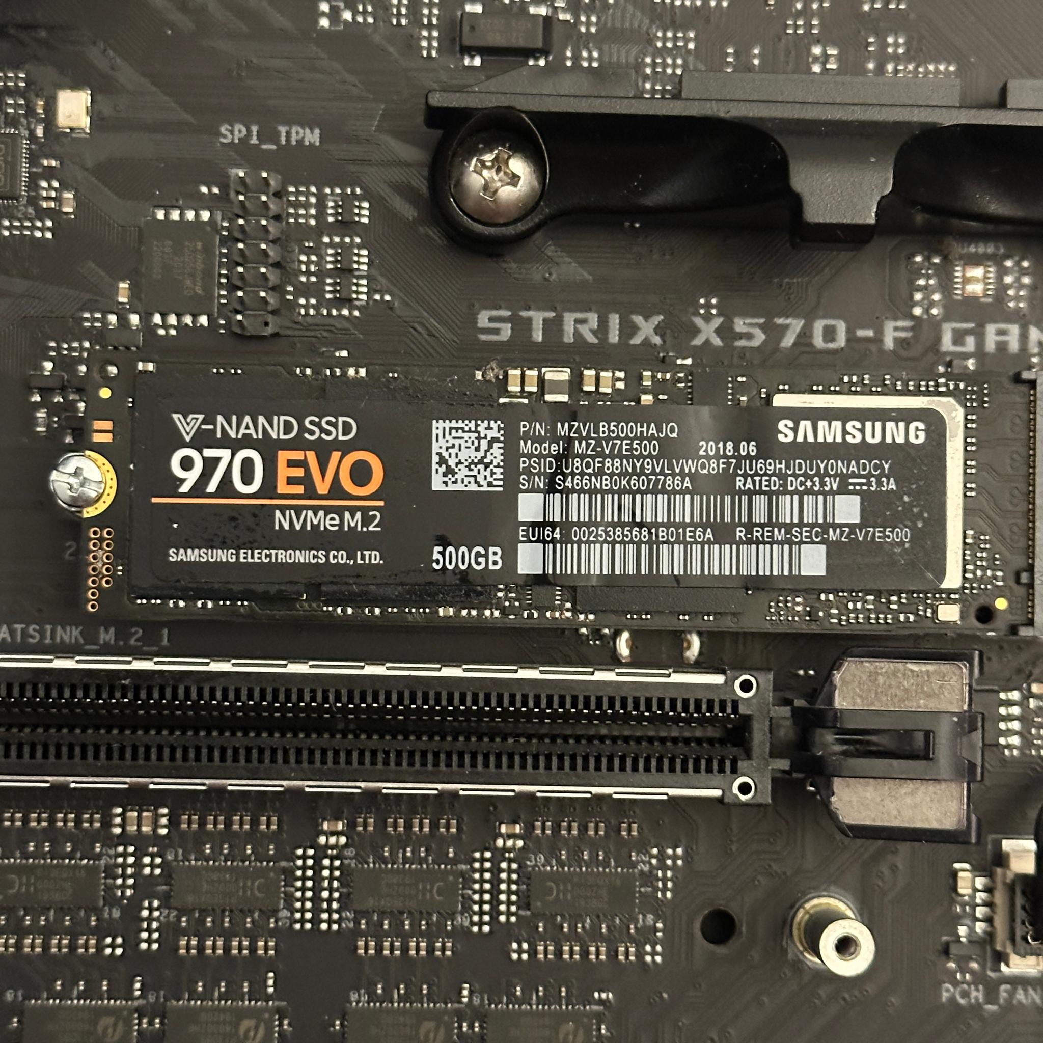 (BUNDLE) ROG Strix X570 Gaming / Ryzen 7 5800X + 32GB 3600MHz + Samsung 970 EVO