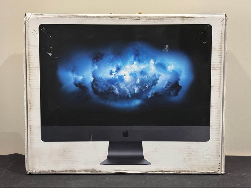 Apple iMac Pro 27" Intel Xeon W 10-Core - 32GB Memory - 1TB SSD - Radeon Pro Vega 56 w/ AppleCare+