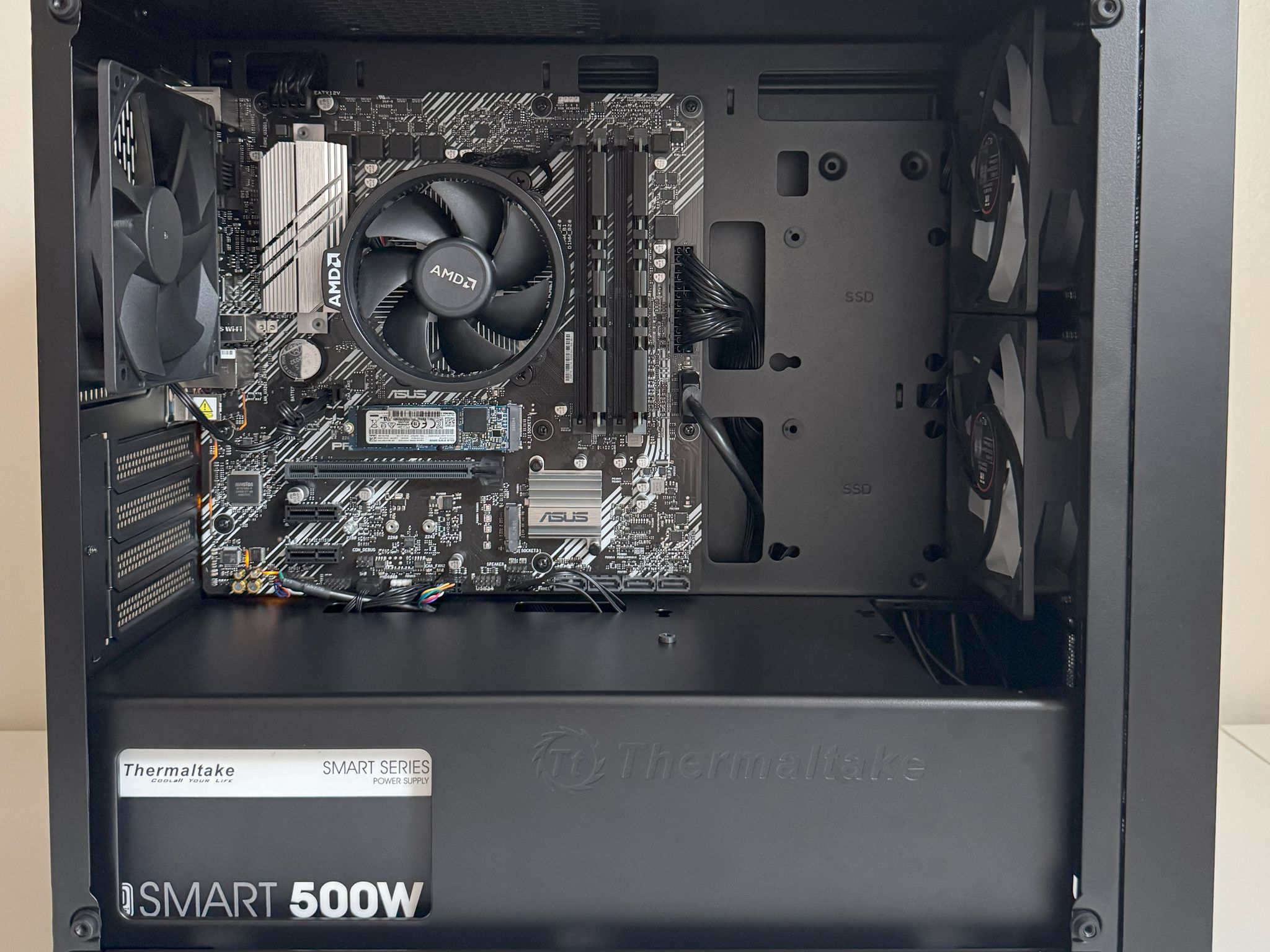 AMD Ryzen 5 5600GT Gaming PC Radeon Vega 7 Graphics ASUS B550M-A B550 Thermaltake Versa H18 Case