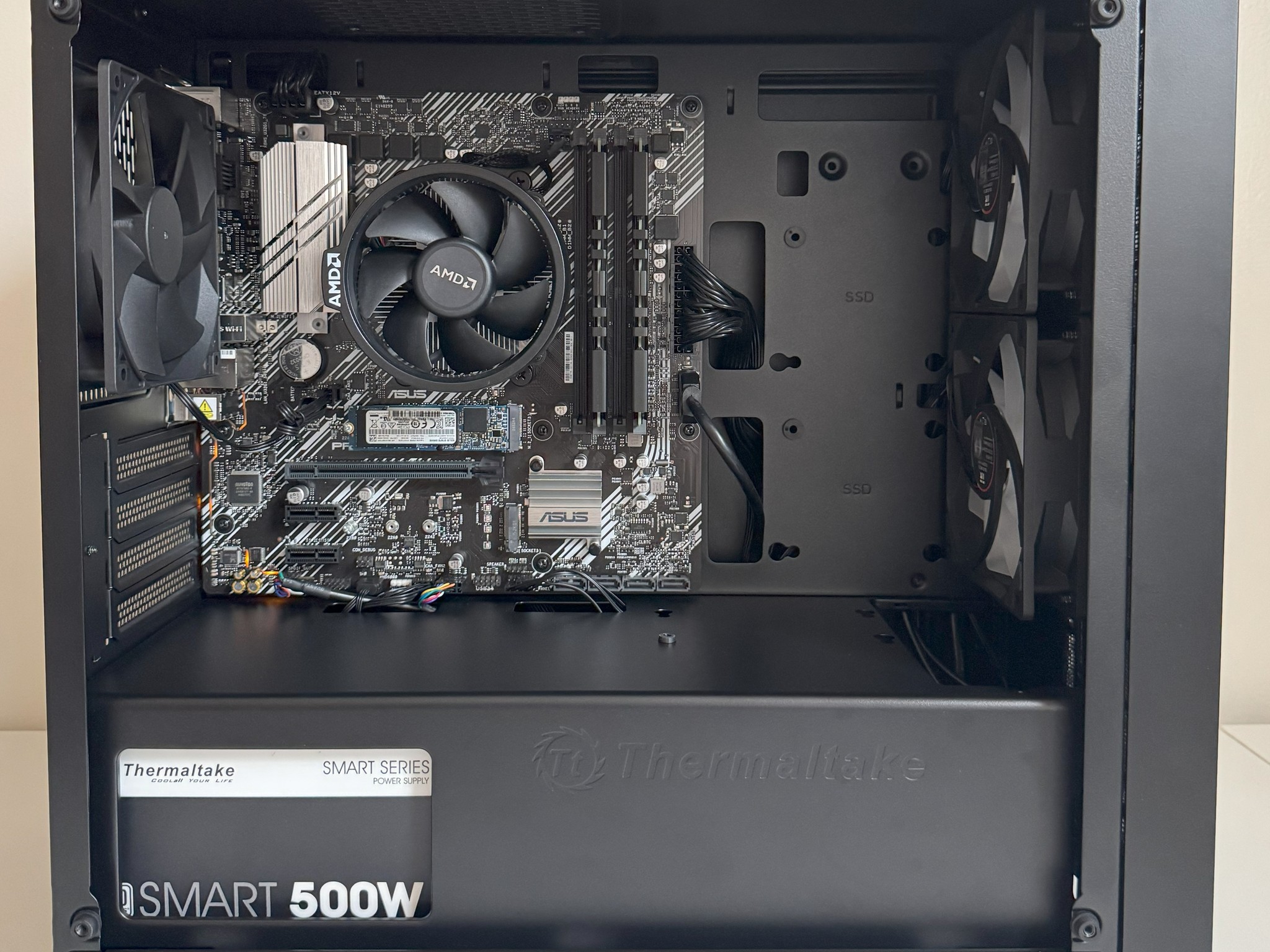 AMD Ryzen 5 5600GT Gaming PC Radeon Vega 7 Graphics ASUS B550M-A B550 Thermaltake Versa H18 Case