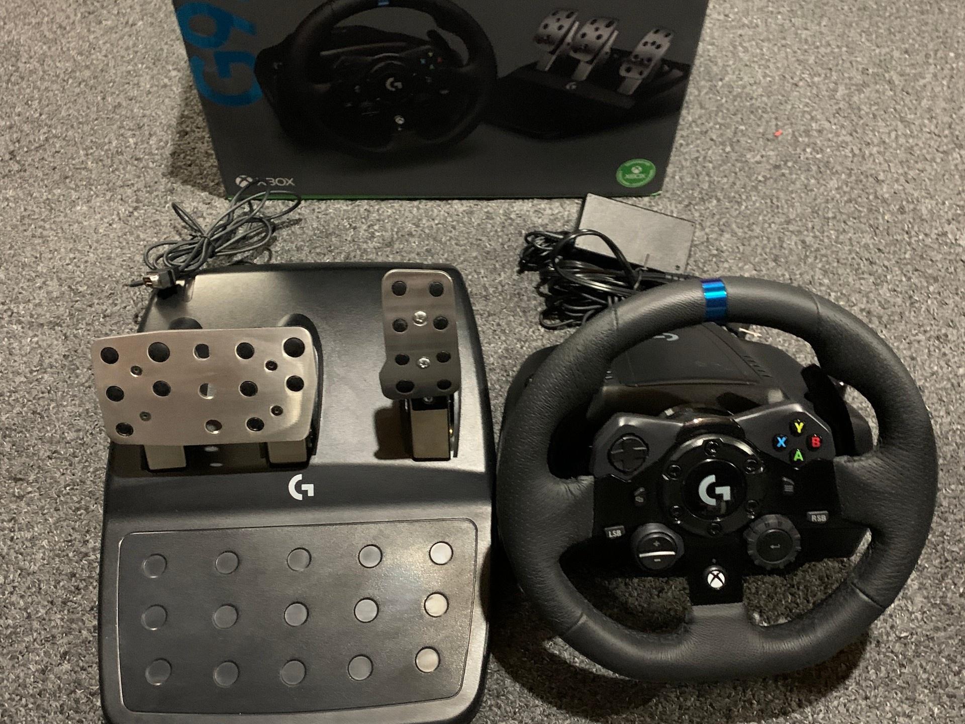 Logitech G923 Racing Wheel, Pedals, and Shifter (Xbox/PC)