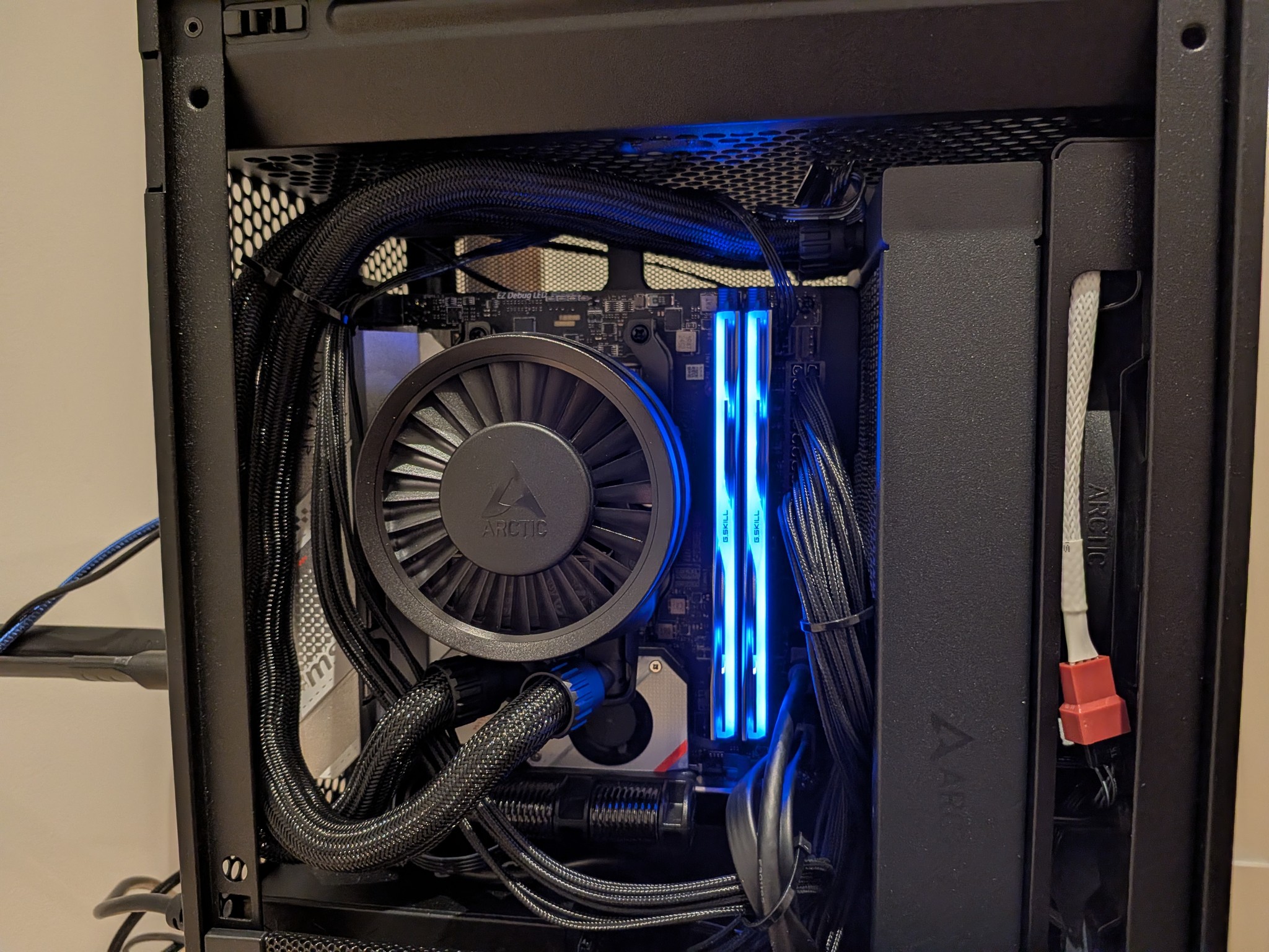 4K Workflow - RTX 5080, Ryzen 9 9900X, 64 GB DDR5, 2 TB Gen 4 NVME, RGB, Liquid Cooled