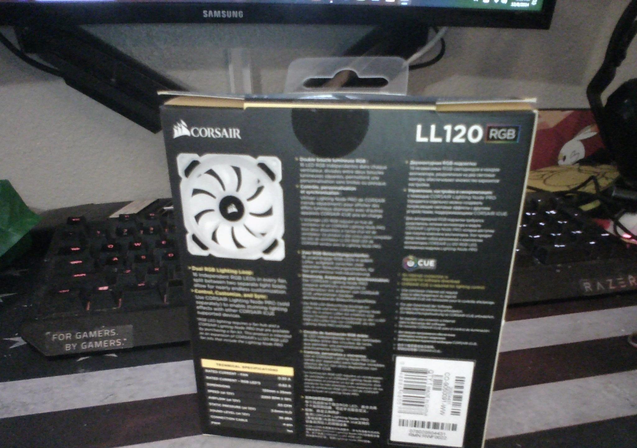 CORSAIR LL120 RGB white fans (3)