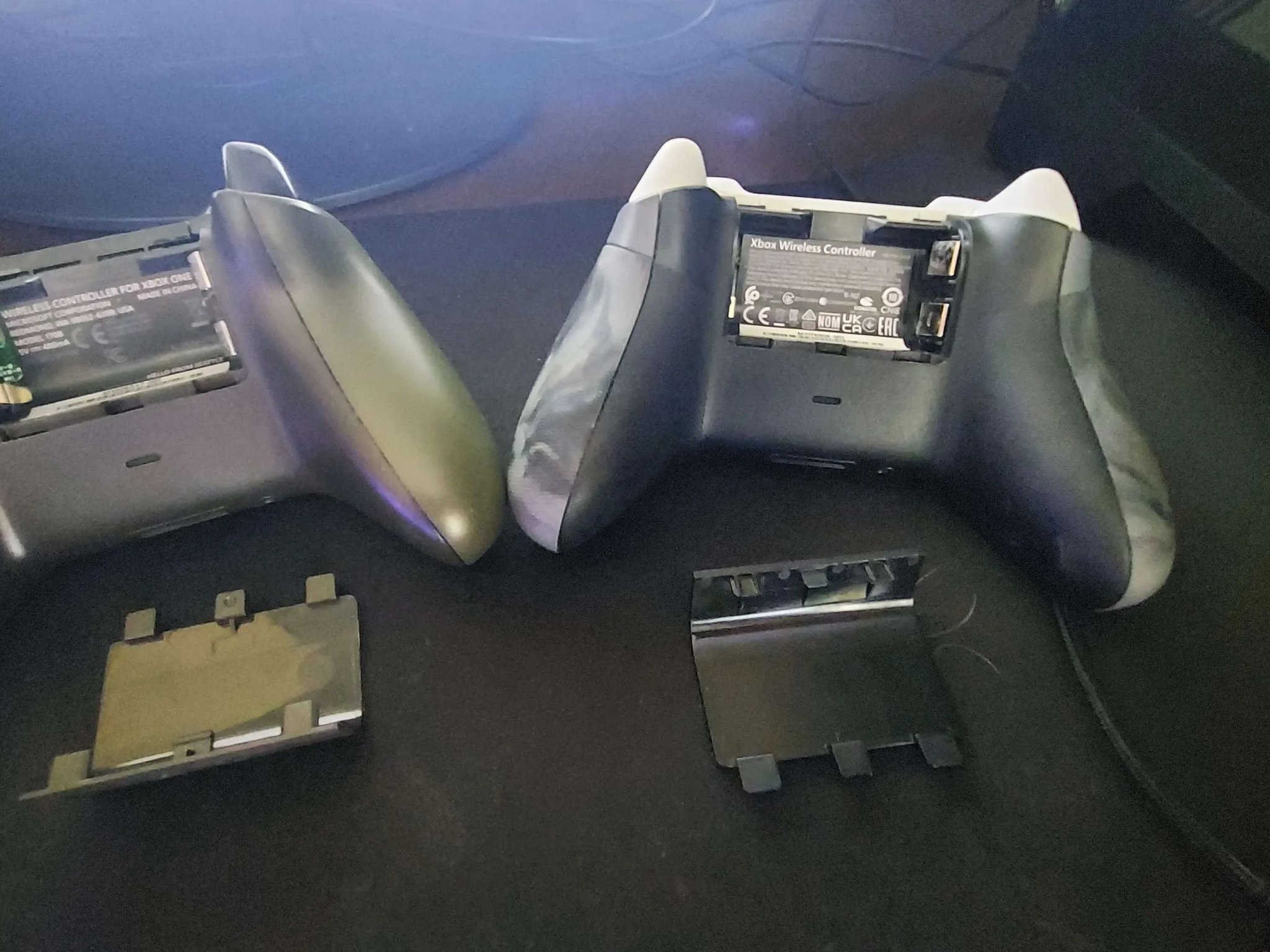 2 Xbox one Wireless Bluetooth Contrrollers
