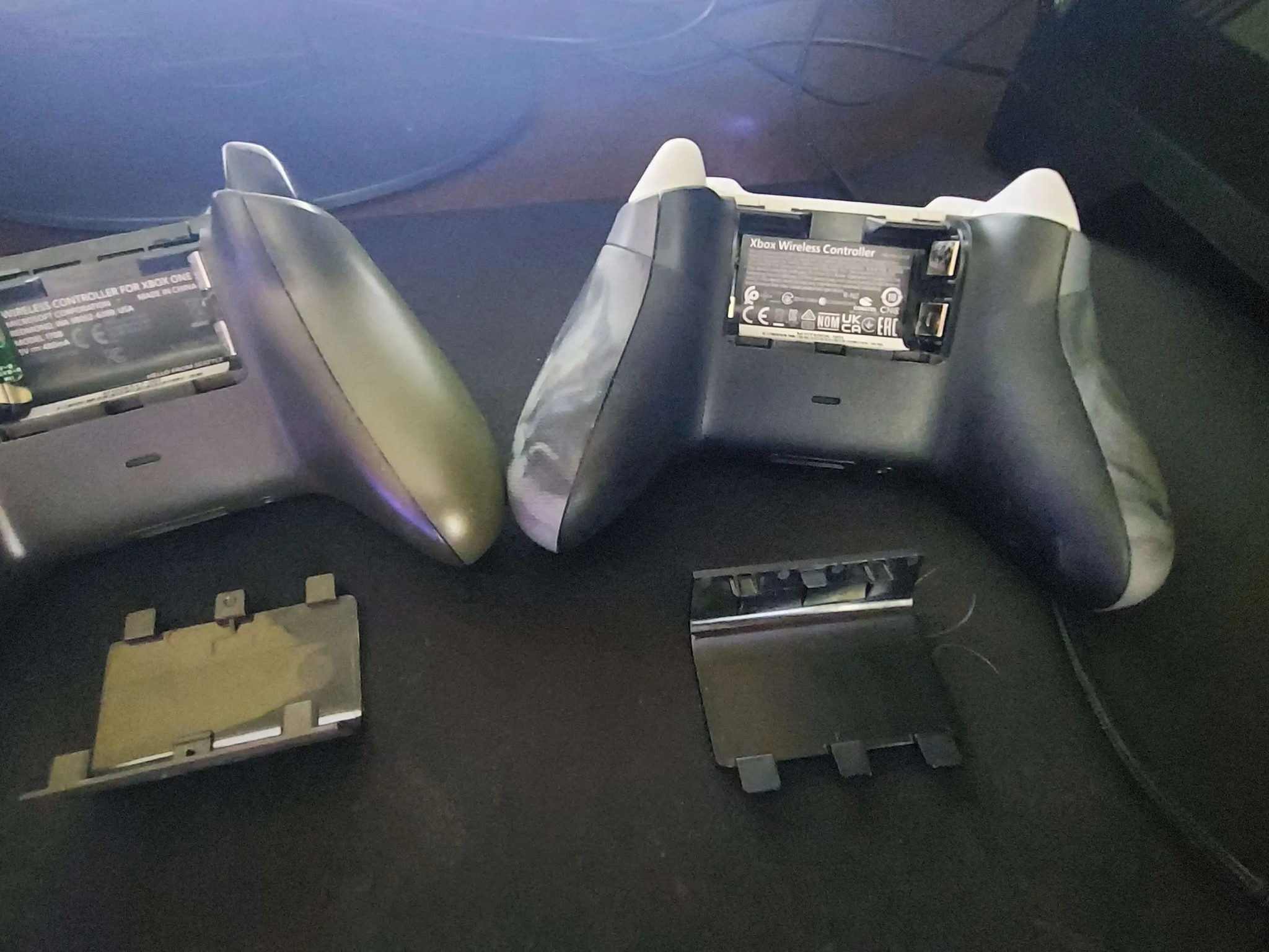 2 Xbox one Wireless Bluetooth Contrrollers