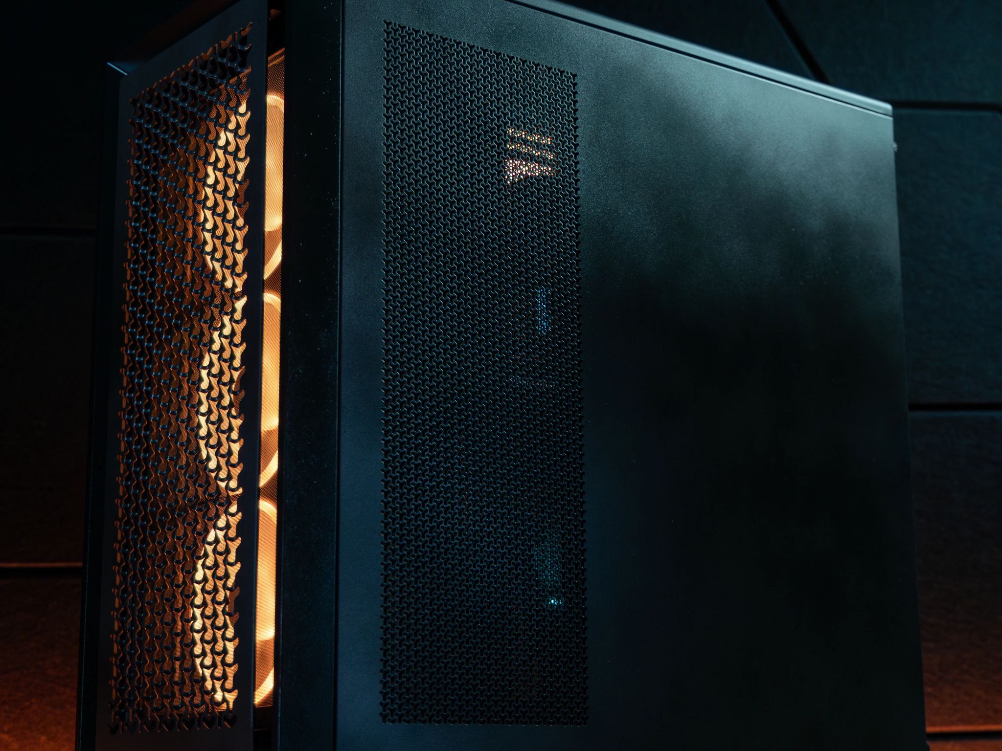 ⚡️ Thestral ⚡️ RTX 5080 / AMD R7 9800X3D / 4TB NVME / 48GB DDR5 RAM / 360 AIO / Windows 11 Pro