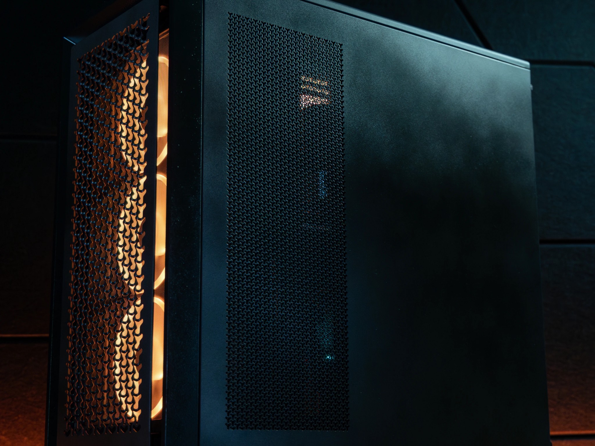 ⚡️ Thestral ⚡️ RTX 5080 / AMD R7 9800X3D / 4TB NVME / 48GB DDR5 RAM / 360 AIO / Windows 11 Pro
