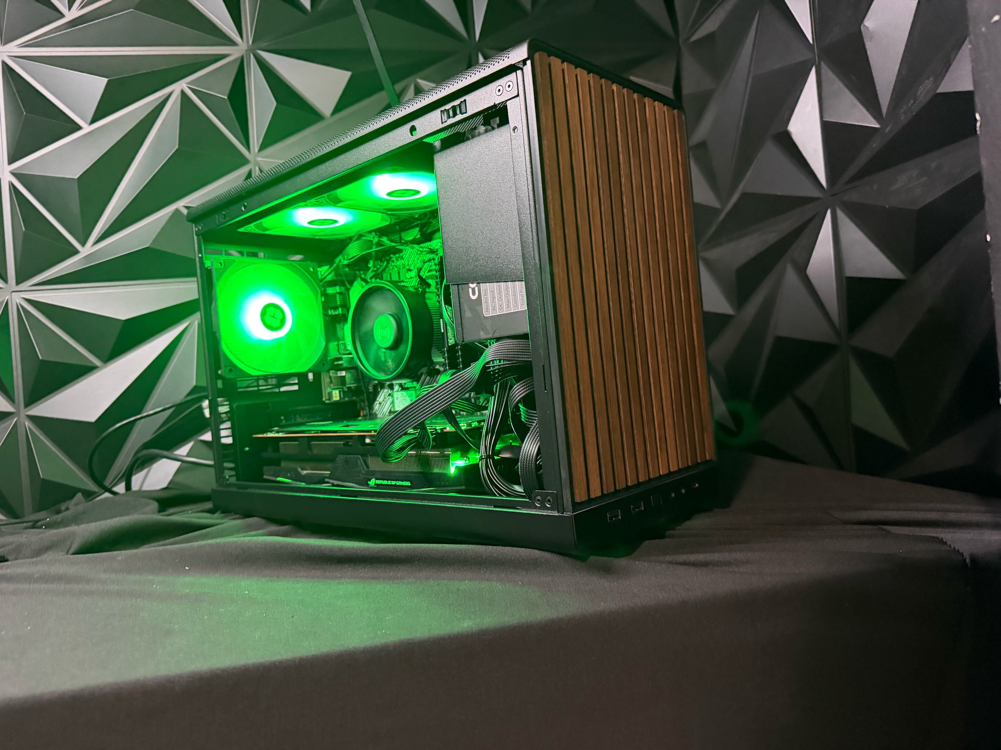 🌑🌲 DARK WOOD 5557 🌲🌑Ryzen 5 5500| RX 5700XT| 16 GB DDR4| 1.5 TB SSD| 650W PSU