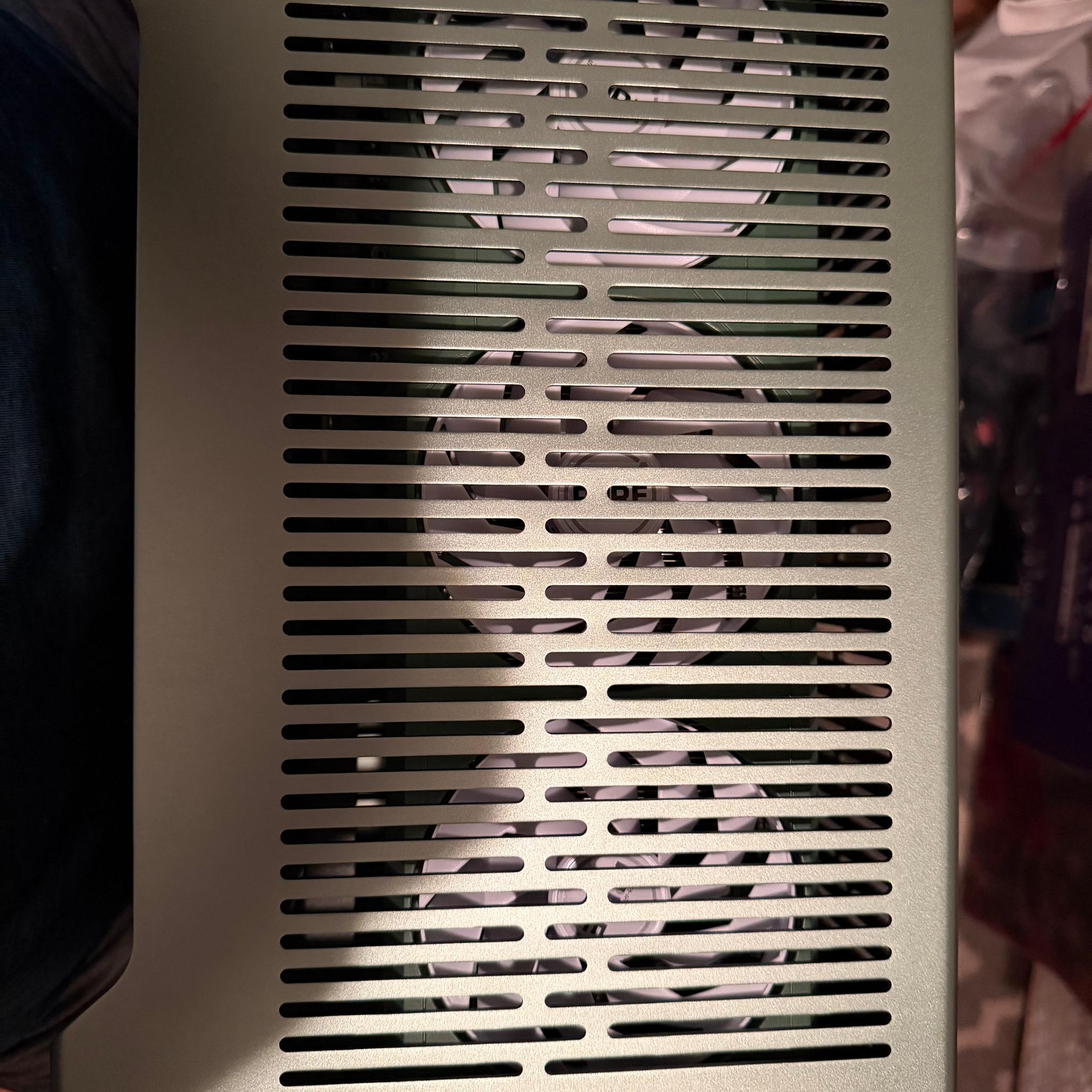 Fractal Design Terra Green 7800X3D, 32GB RAM, 512GB SSD, 7700XT, Win11 Pro Genuine copy!