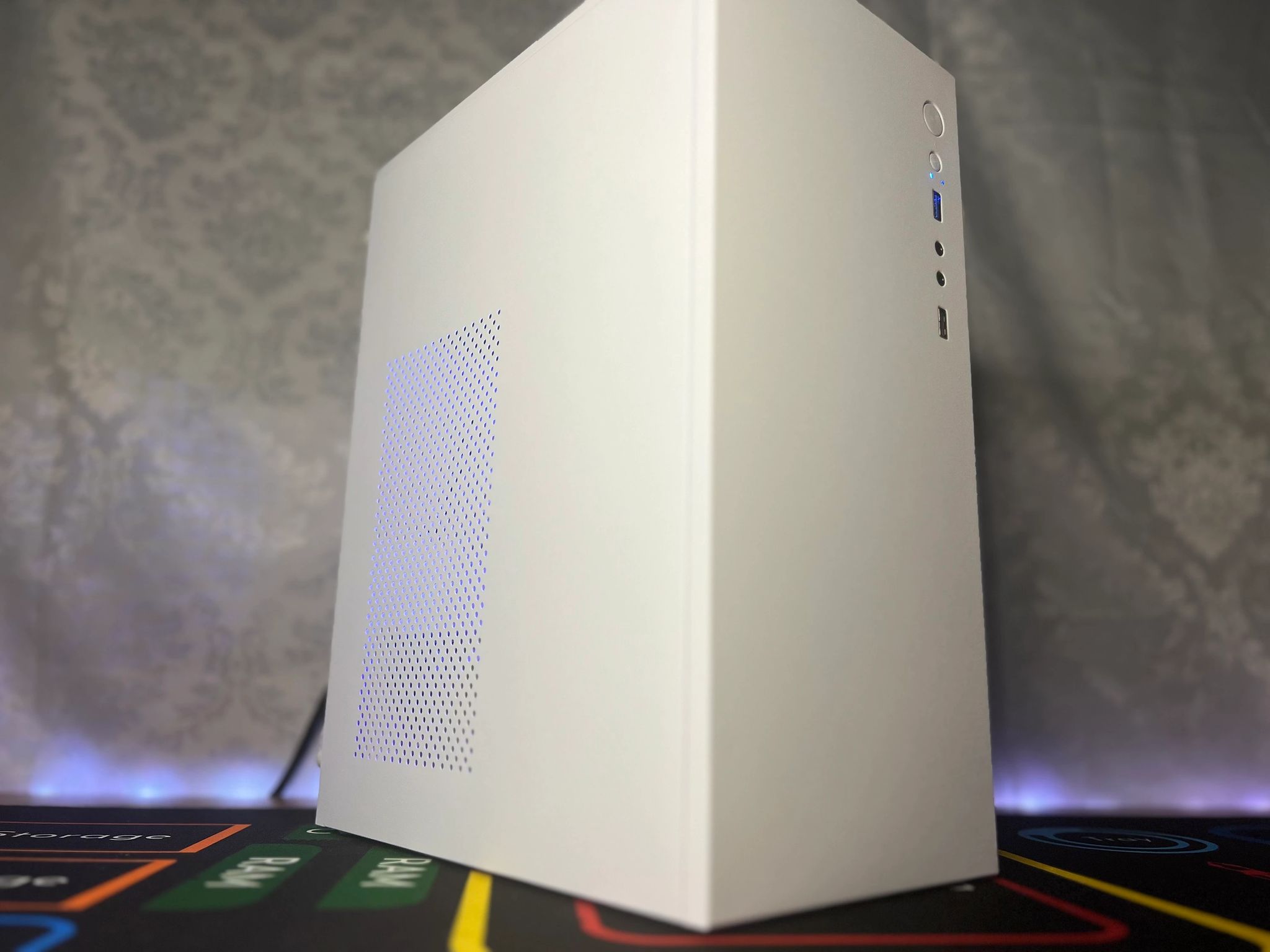 JR (White) -Entry-Level Gaming PC - 10 Core Intel CPU & RX 6600M