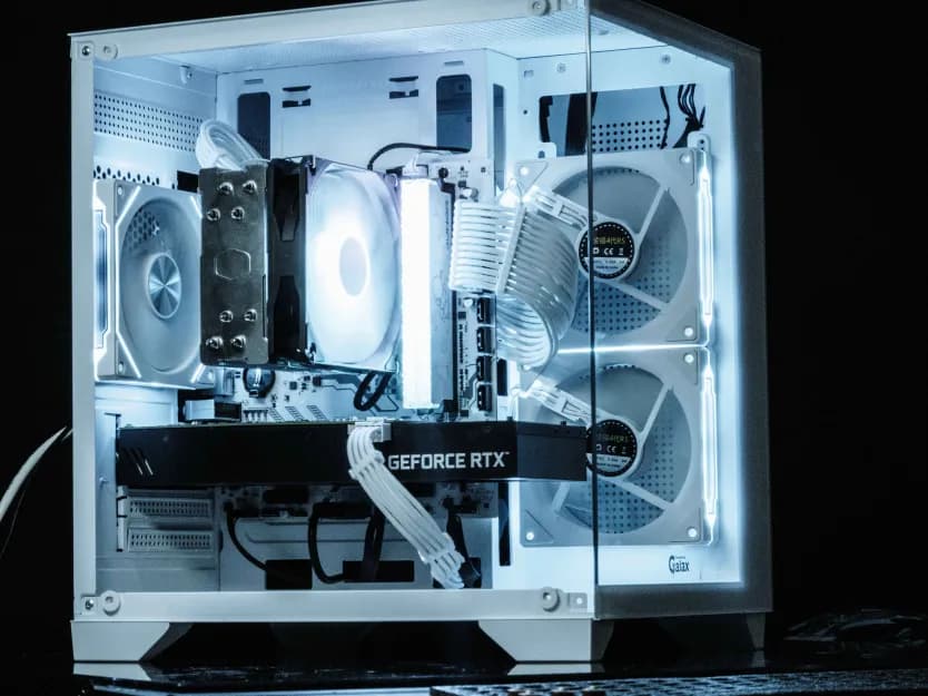 Glacial White RTX 2070/ Ryzen 5 5500 Gaming PC