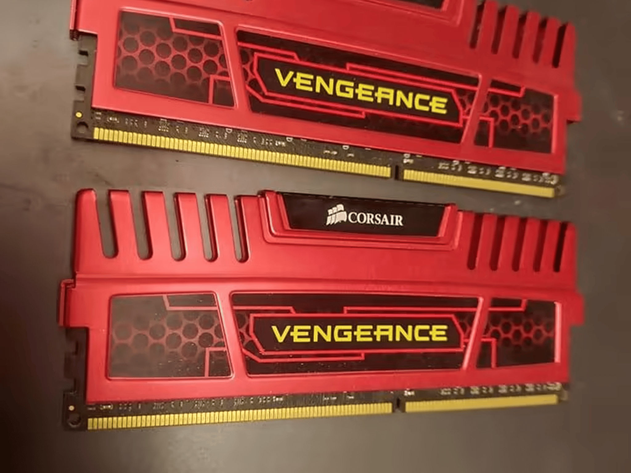 Red 16 GB 2 x 8 DDR3 RAM Corsair Vengeance 1600MHz
