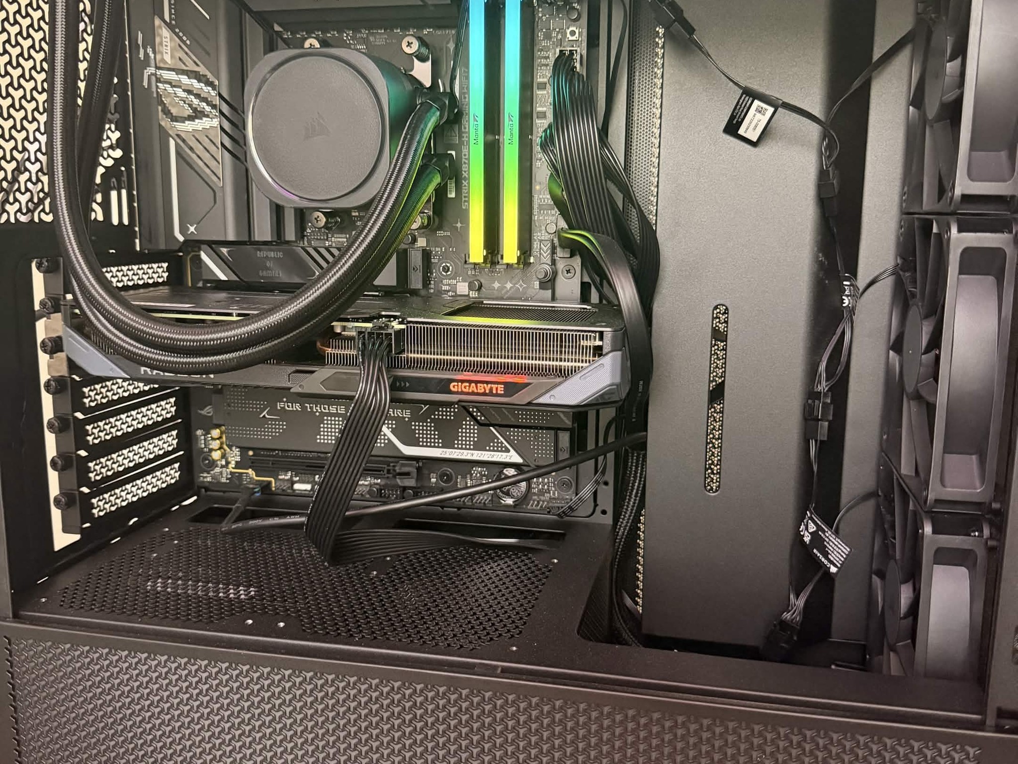 AMD Ryzen 7 9800X3D