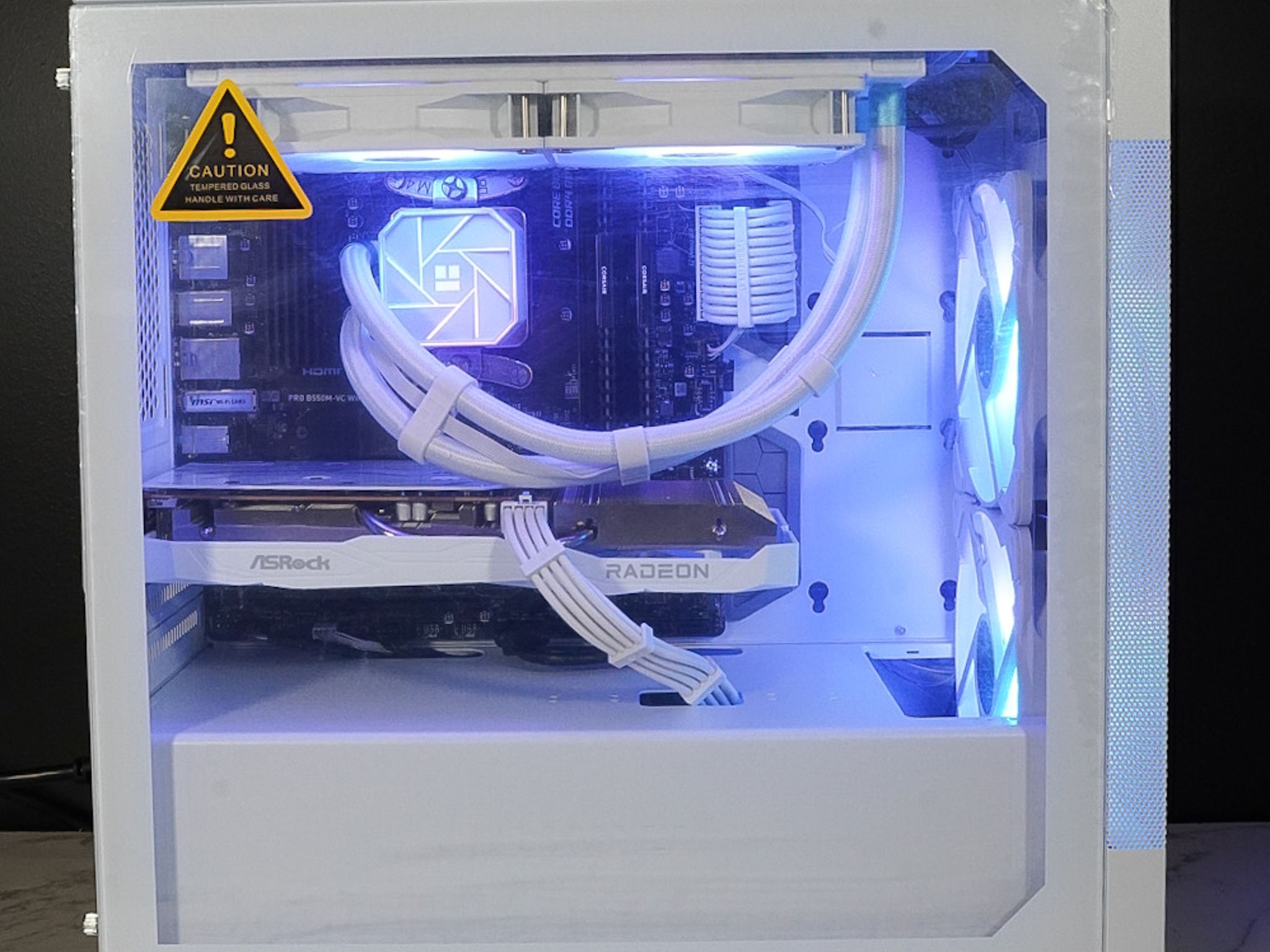 CLEAN White - Ryzen 5600X | 6600 8GB | 512GB | AIO 240mm | Lian Li