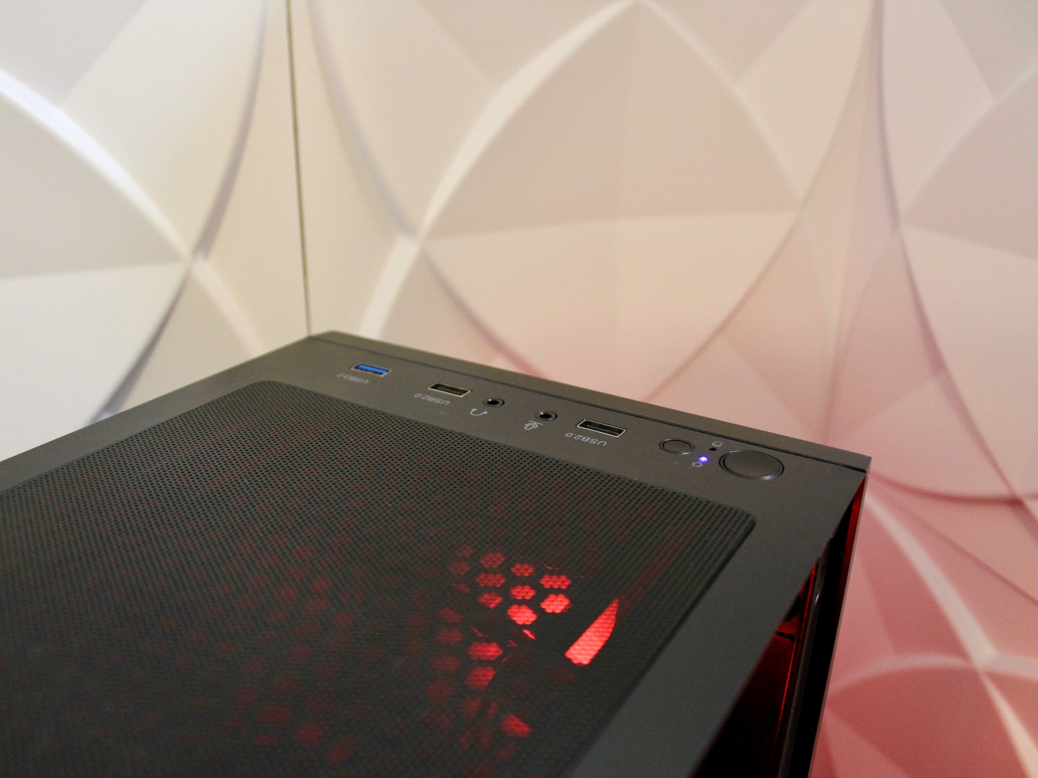 ♦️ Red 7 ♦️ Ryzen 7 | RX 7600 8GB | 16GB DDR4 | 1TB M.2 | W11 + WiFi |