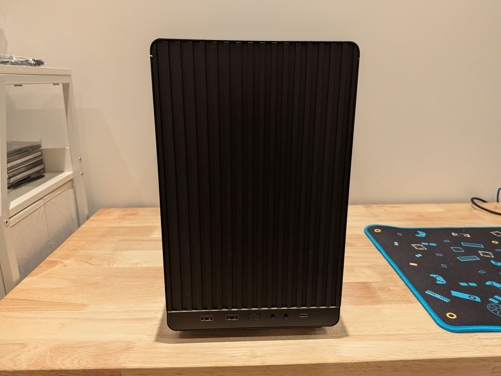 4K Lightcycle - RX 9070, Ryzen 5 7600X3D, 32 GB DDR5 RAM, 1 TB Gen 4 NVME, RGB, Liquid Cooled
