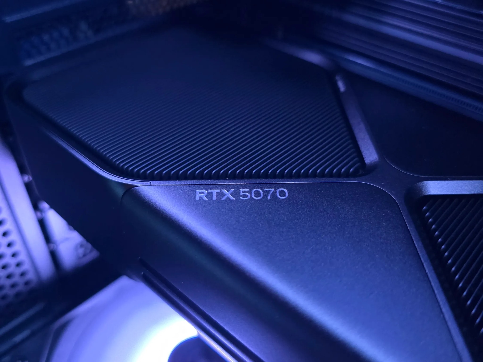 🚀 1440P ALL NEW CUSTOM AM5 PC | RTX 5070 FE | RYZEN 7 7700x | 2TB SSD | 32GB DDR5 6000MHZ CL32 🚀