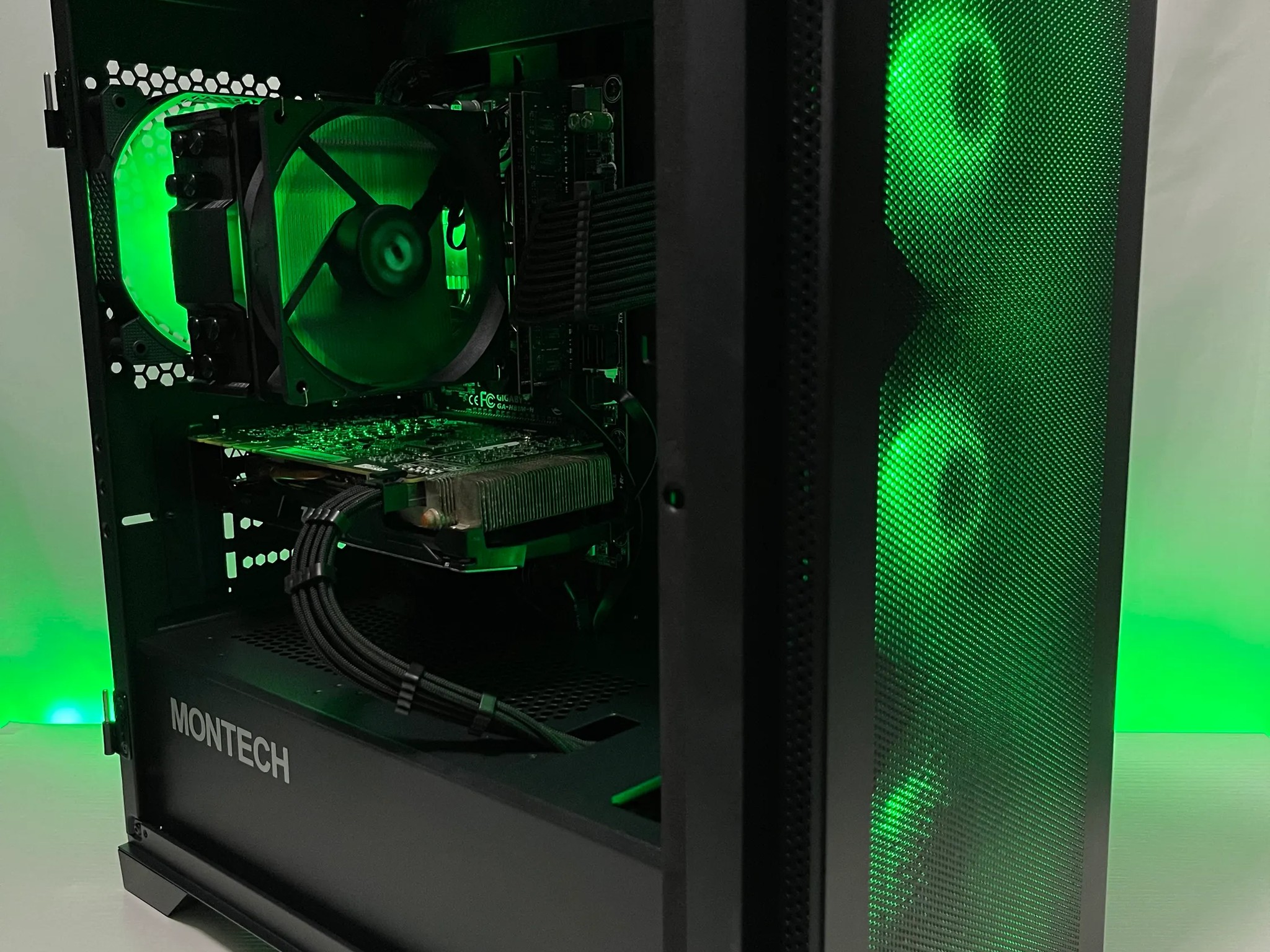 🎮Budget i7 Gaming PC | i7-4770 | GTX 1070 | 16GB RAM | 250GB SSD | 1TB HDD🎮