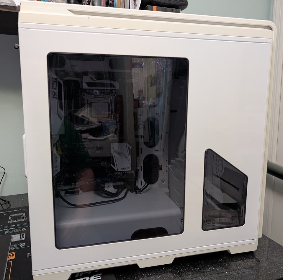 Phanteks Enthoo Luxe with X99 Mobo, 5820k, 16GB DDR4