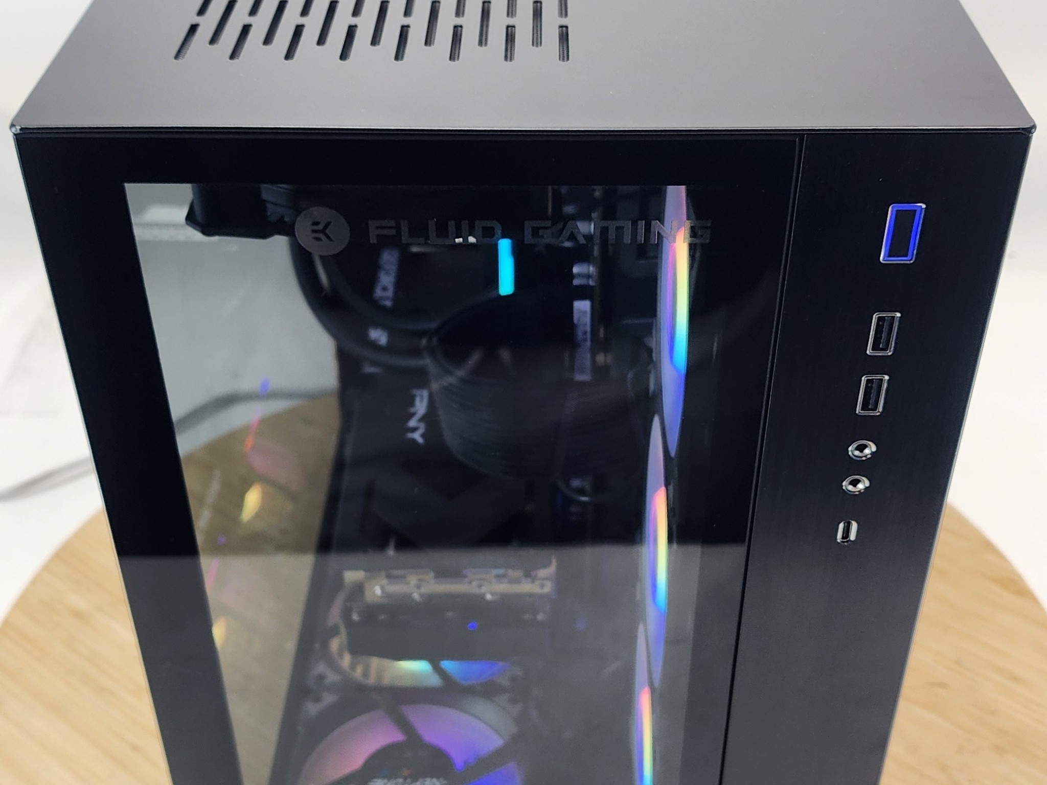 Gaming PC Ryzen 7 9700X 32GB RAM 2TB SSD RTX 5070 Ti 16GB Windows 11 Computer
